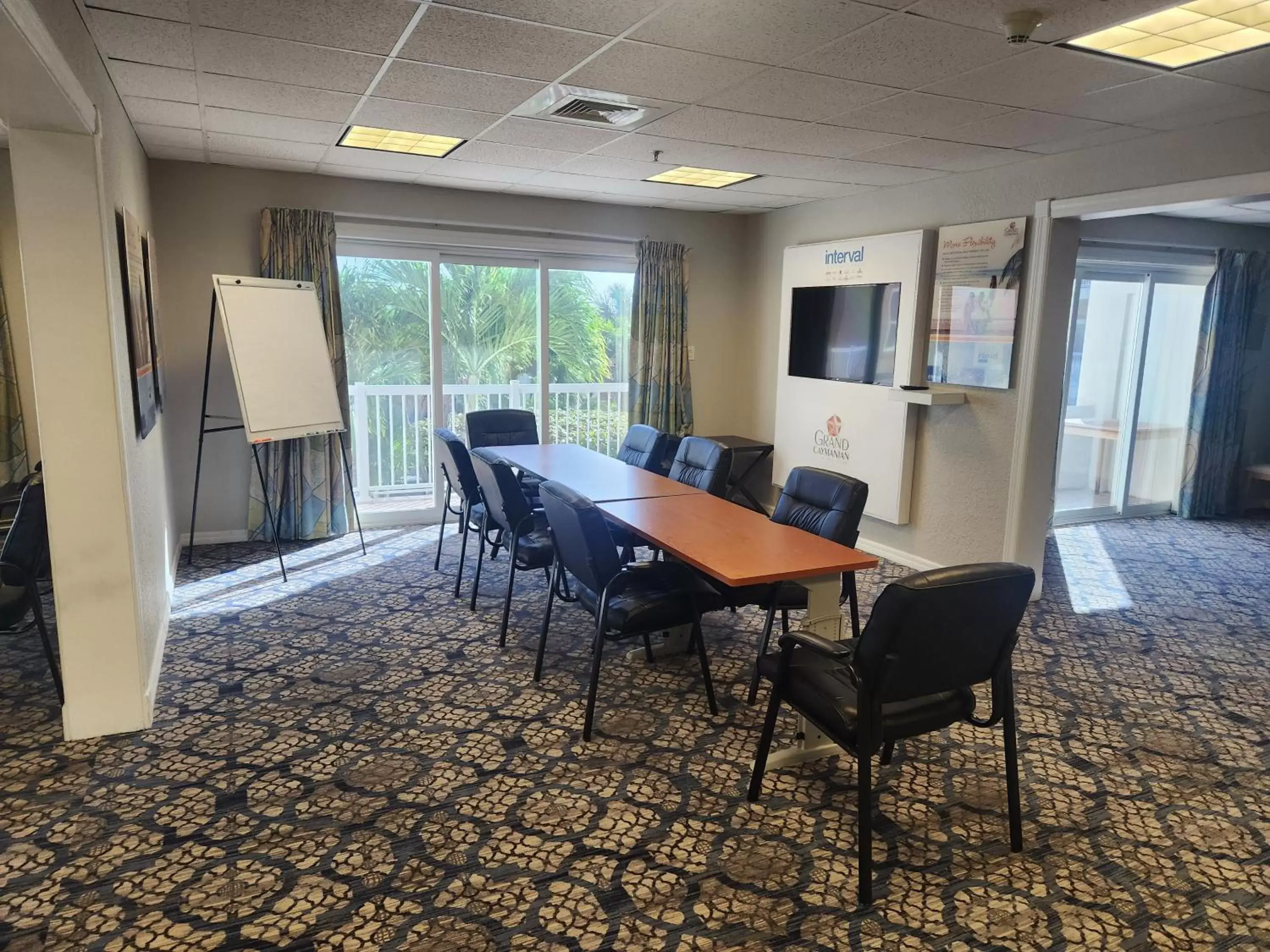 Meeting/conference room in Holiday Inn Resort Grand Cayman, an IHG Hotel