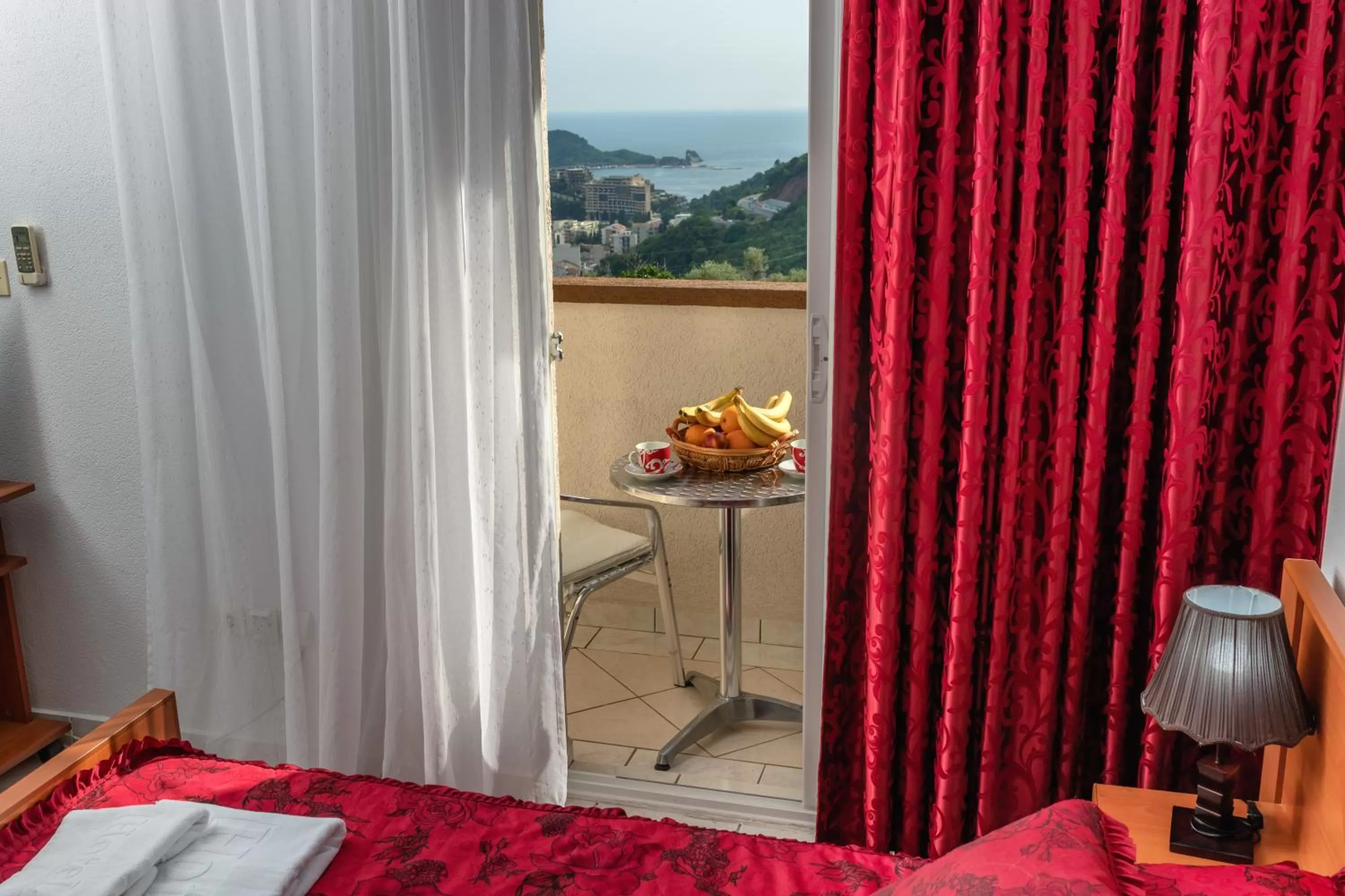 Balcony/Terrace, Bed in " Villa Kruna Lux "