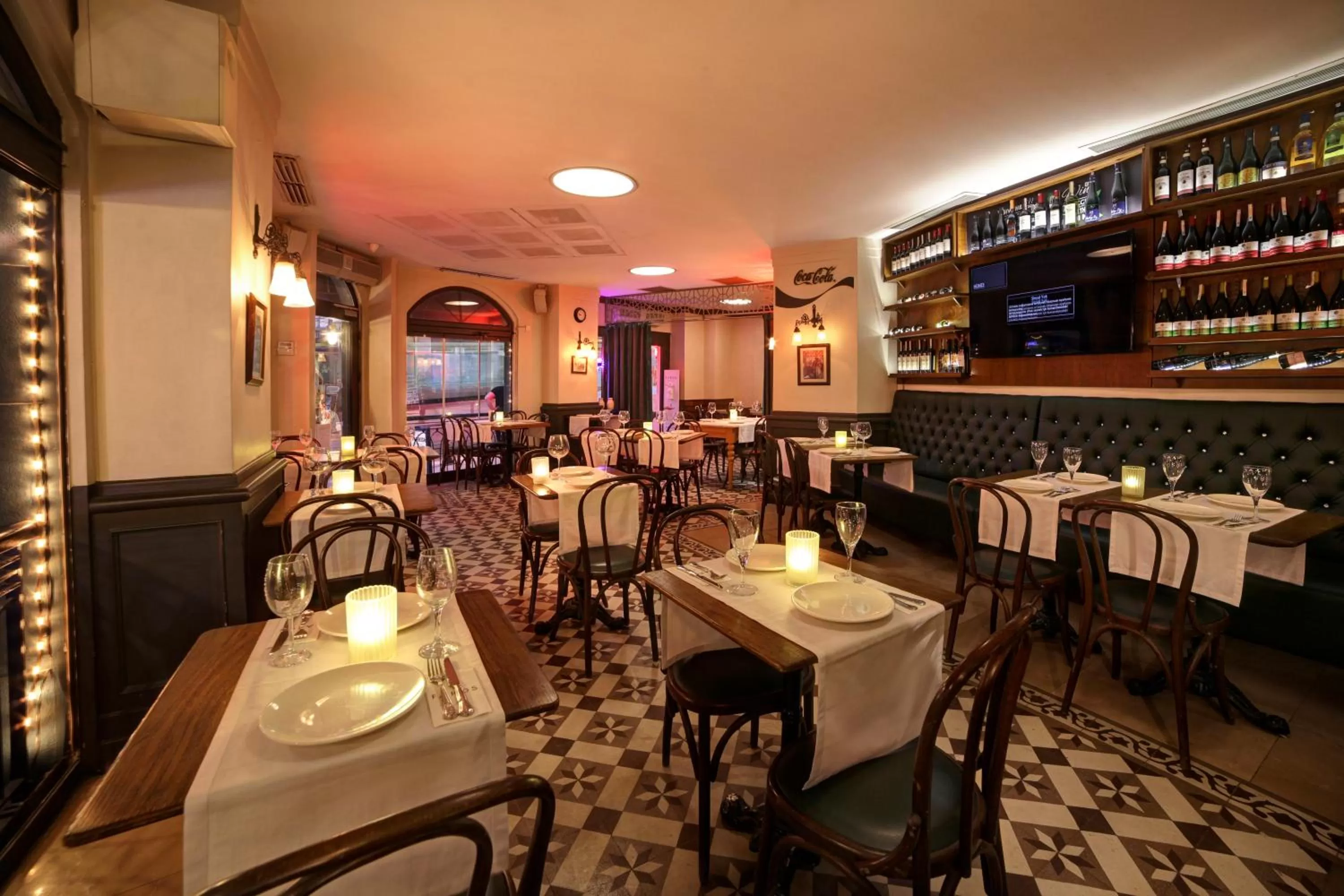 Restaurant/places to eat in Faros Hotel Old City - Special Category