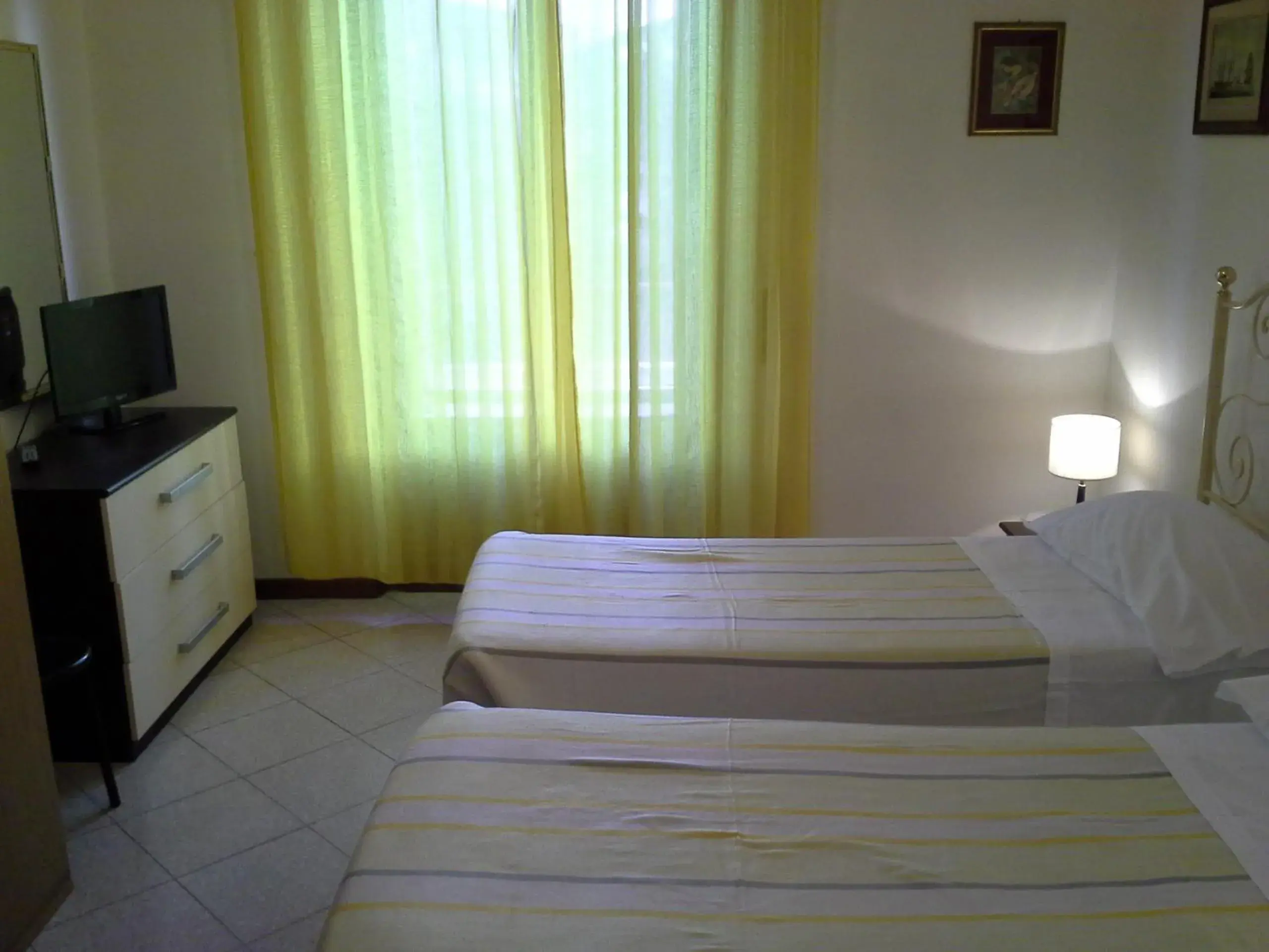 Bedroom, Bed in Albergo Italia