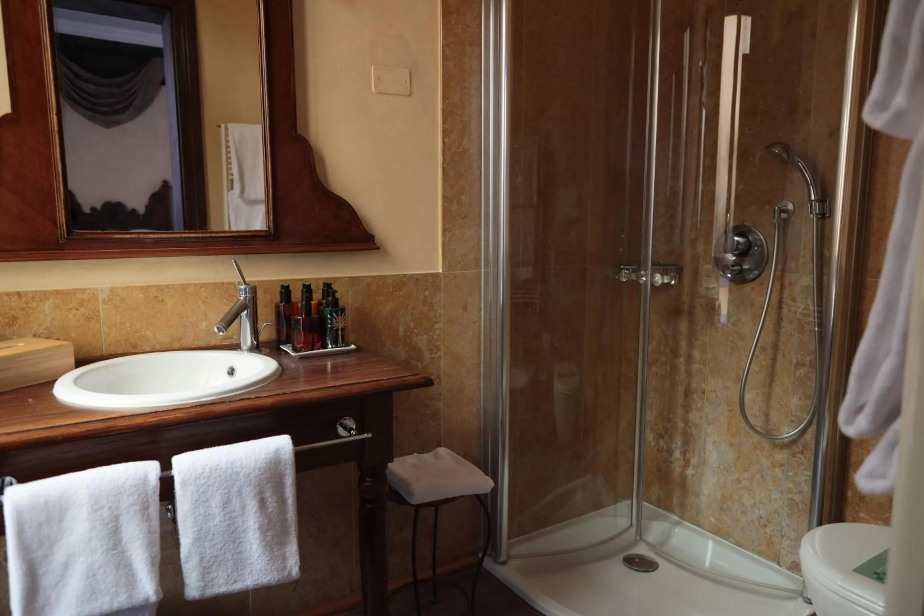 Shower in Novecento Boutique Hotel
