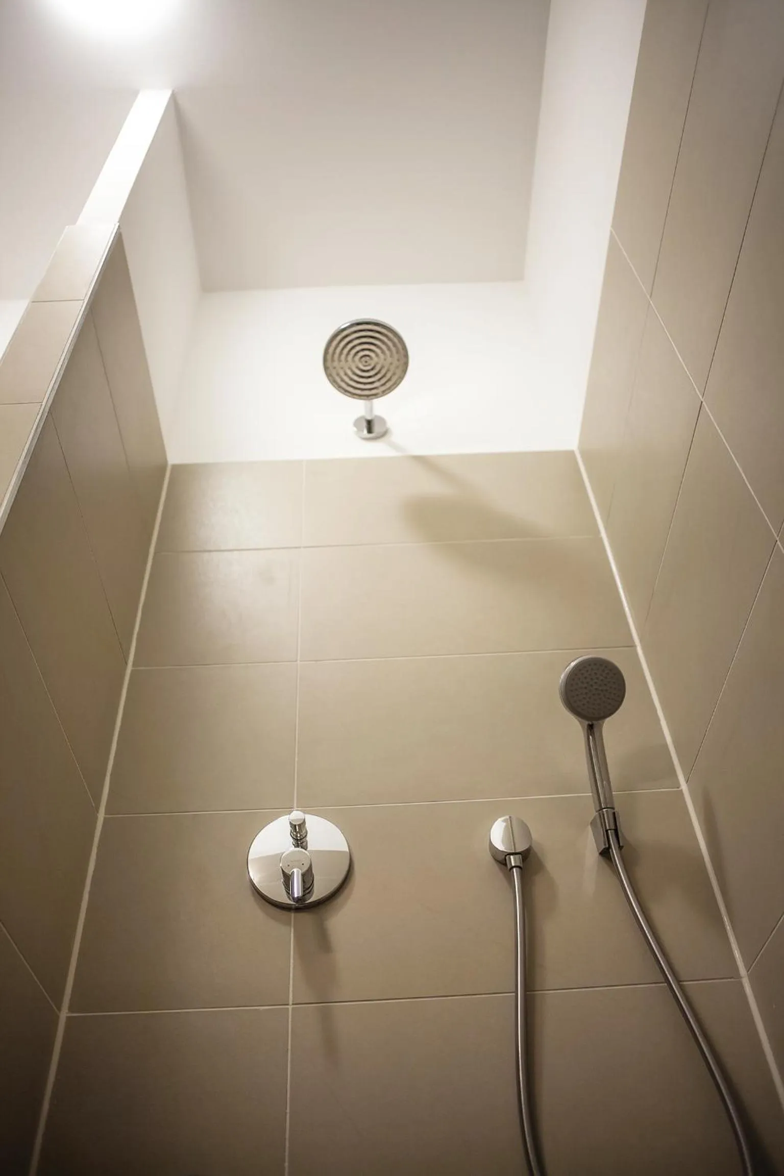 Shower in Pension Absolut Berlin