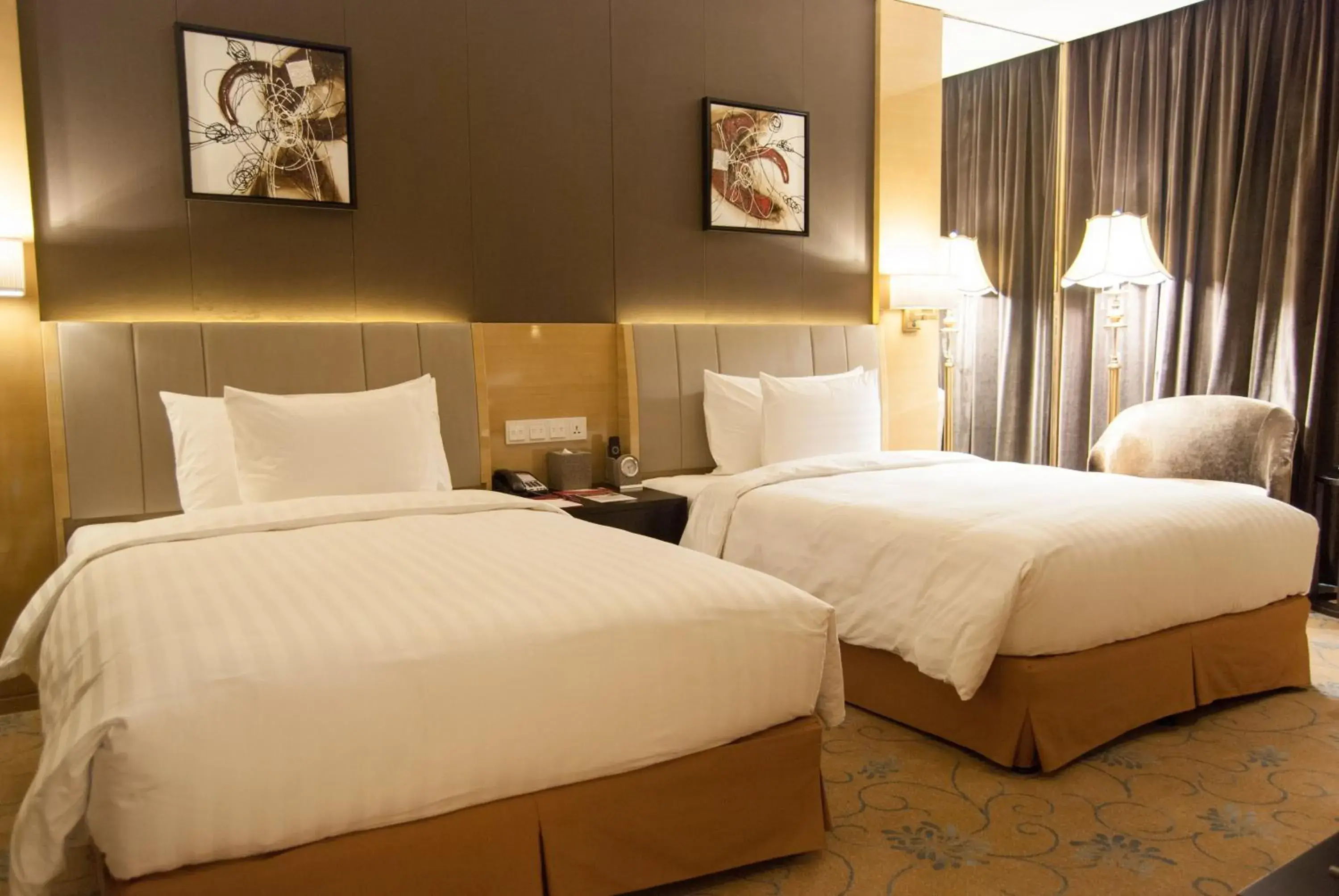Photo of the whole room, Bed in Crowne Plaza Shanghai Noah Square, an IHG Hotel