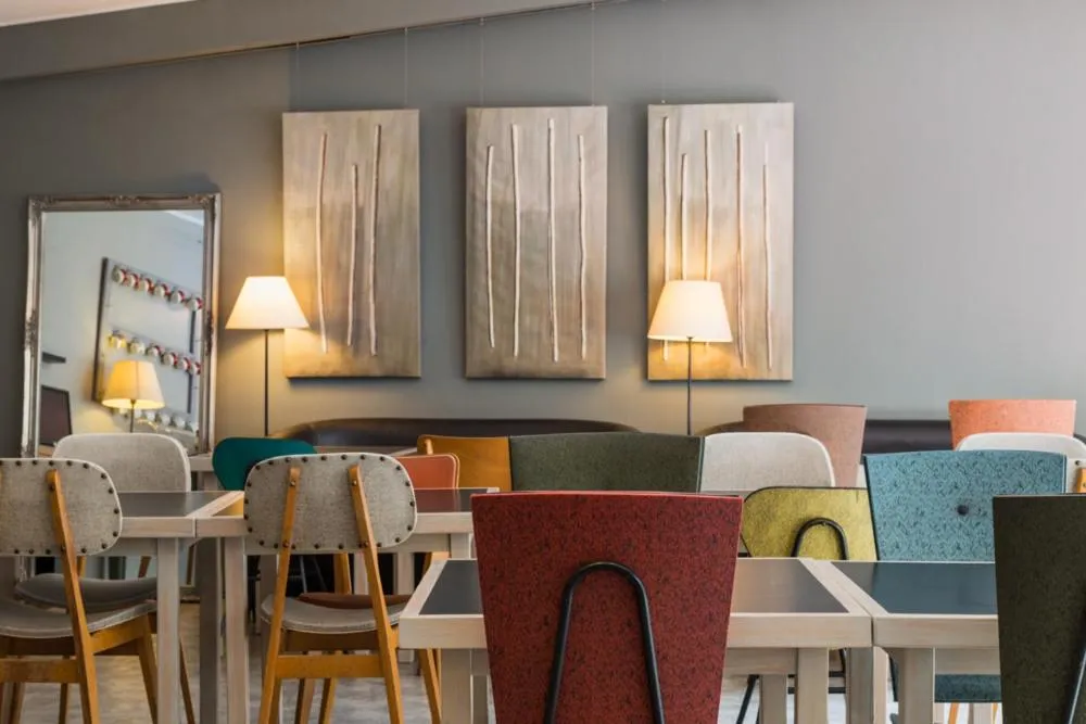 Restaurant/places to eat in Hôtel Edmond Rostand