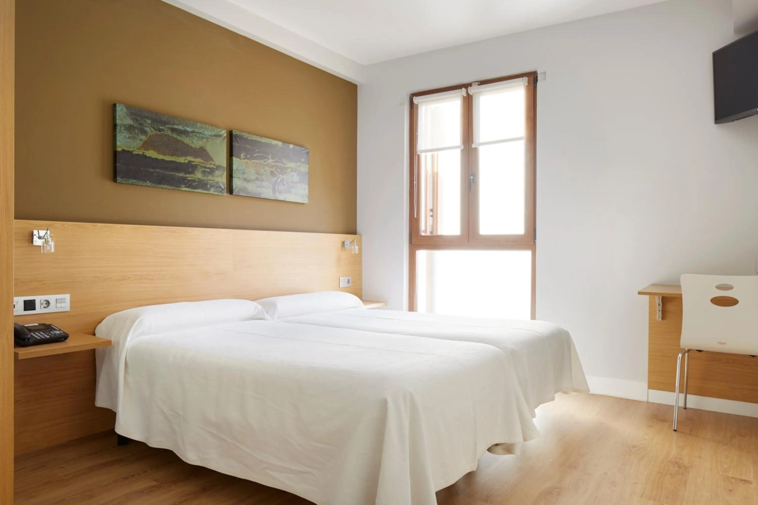 Photo of the whole room, Bed in Hotel Olatu