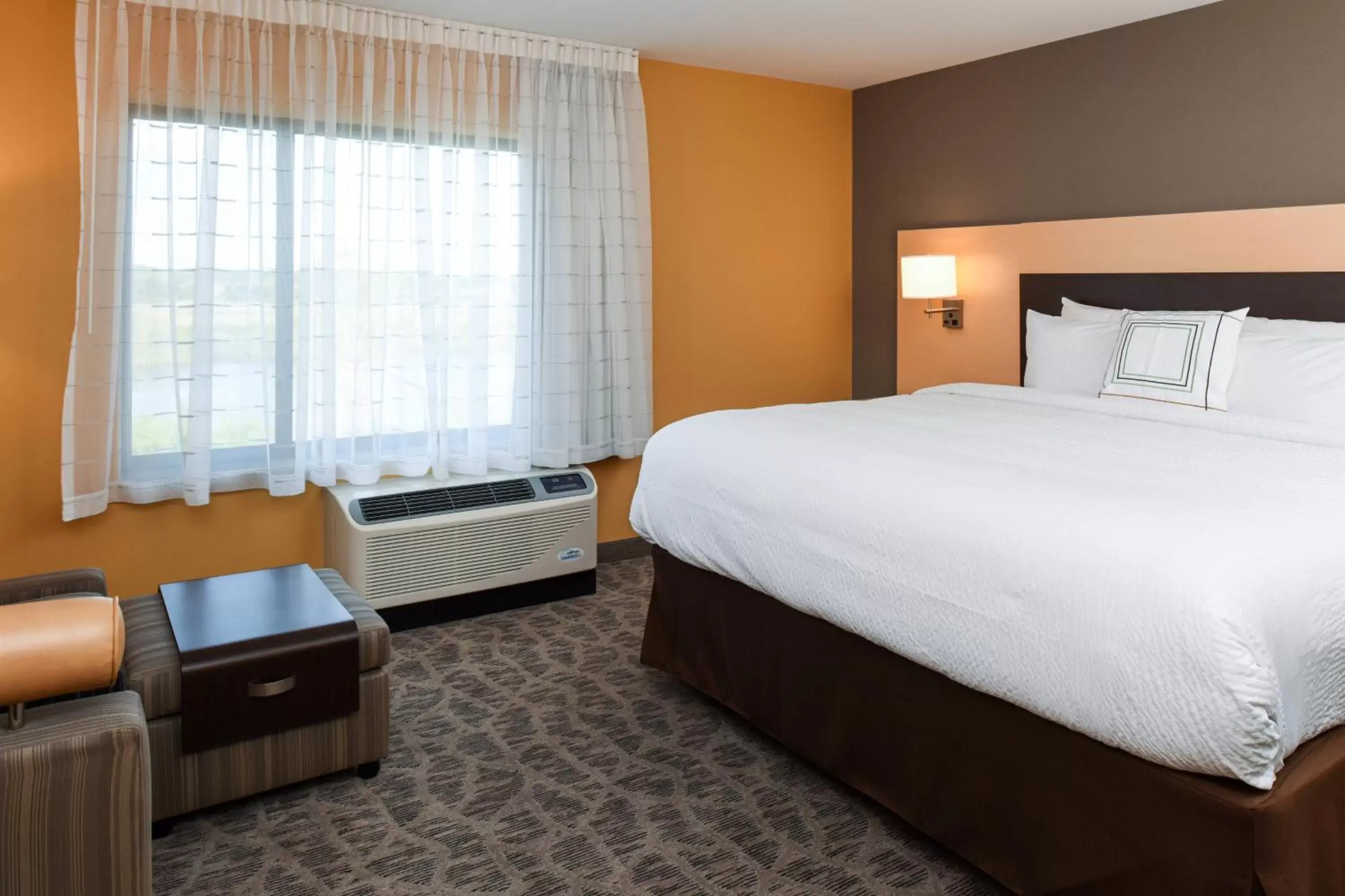 Photo of the whole room, Bed in TownePlace Suites by Marriott Detroit Commerce