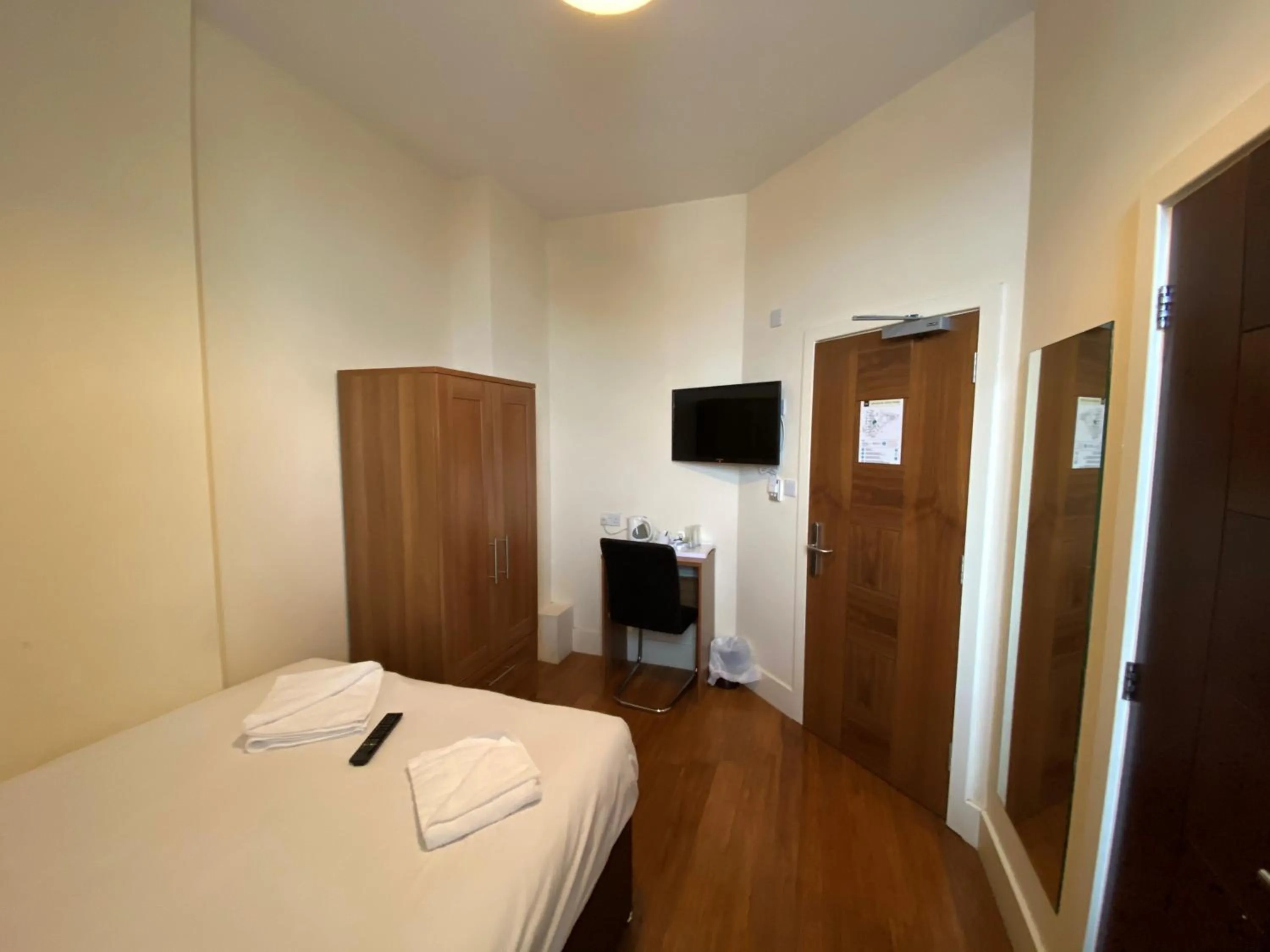 Bed in Wendover Arms Hotel