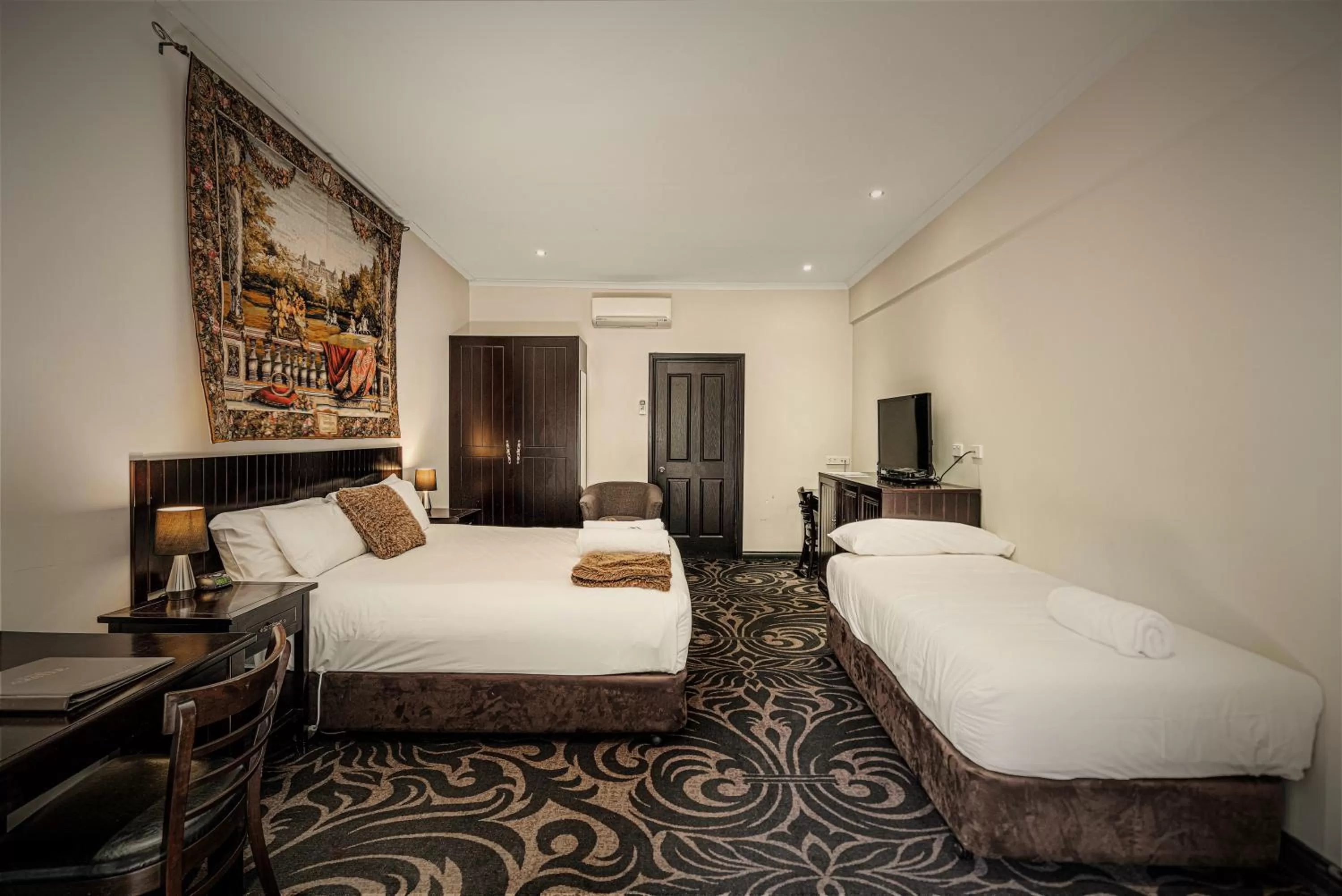 King Suite with Spa Bath in Kryal Castle Ballarat