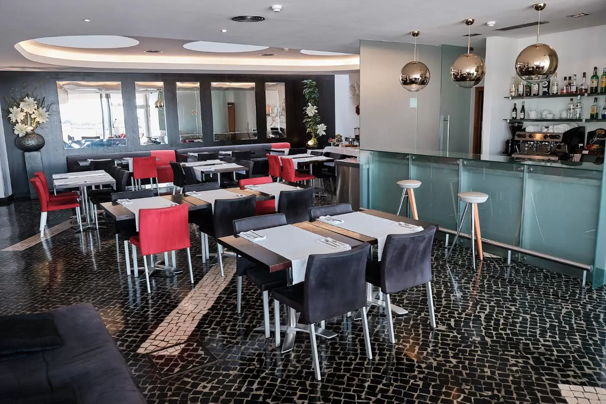 Restaurant/places to eat in Hotel Praia Marina by RIDAN Hotels Restaurant/places to eat in Hotel Praia Marina by RIDAN Hotels