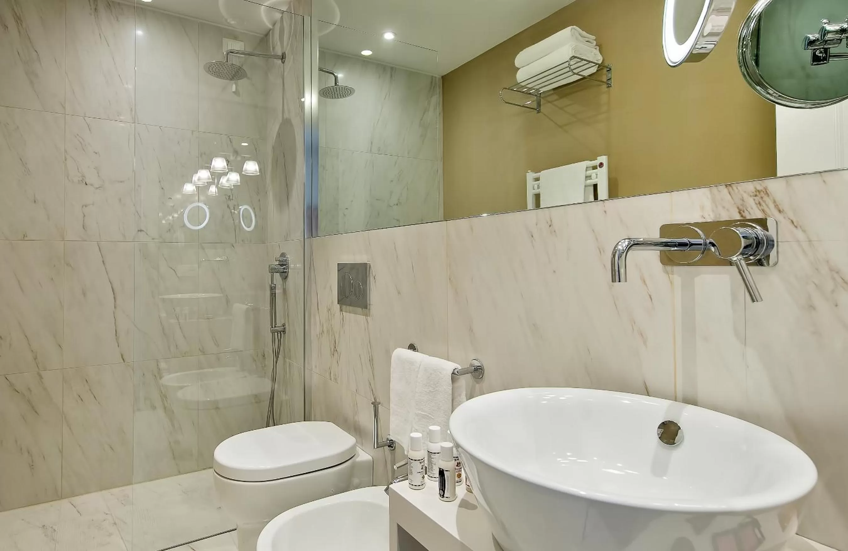 Bathroom in Boutique Centrale Palace Hotel