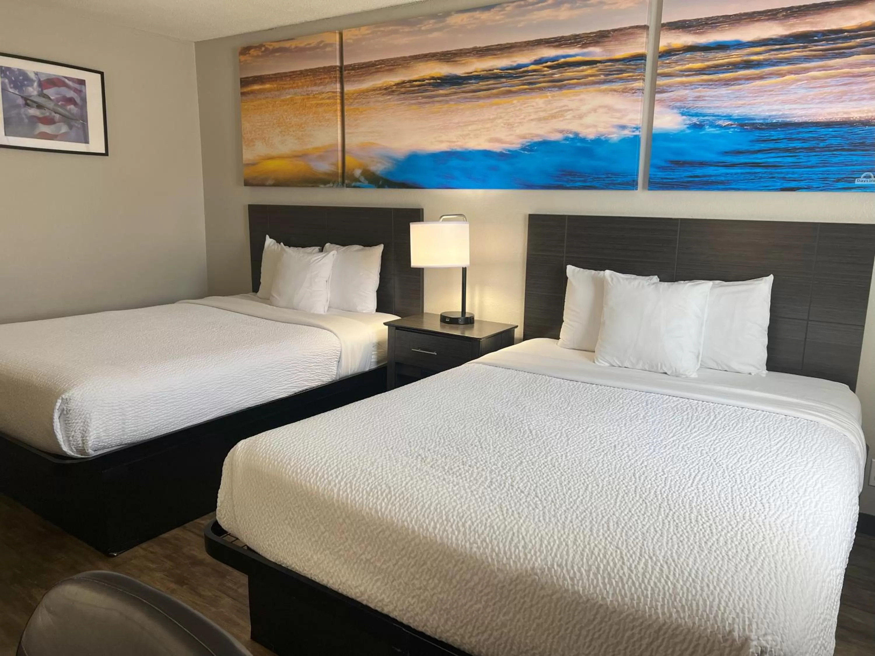 Bed in Days Inn by Wyndham Orange Park/Jacksonville