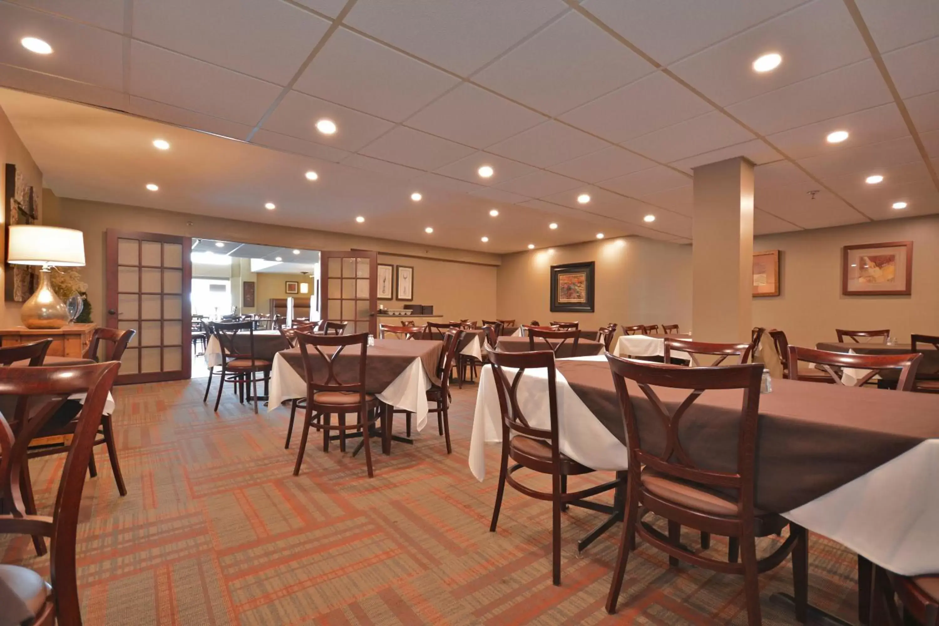 Restaurant/Places to Eat in Best Western Pembroke Inn & Conference Centre