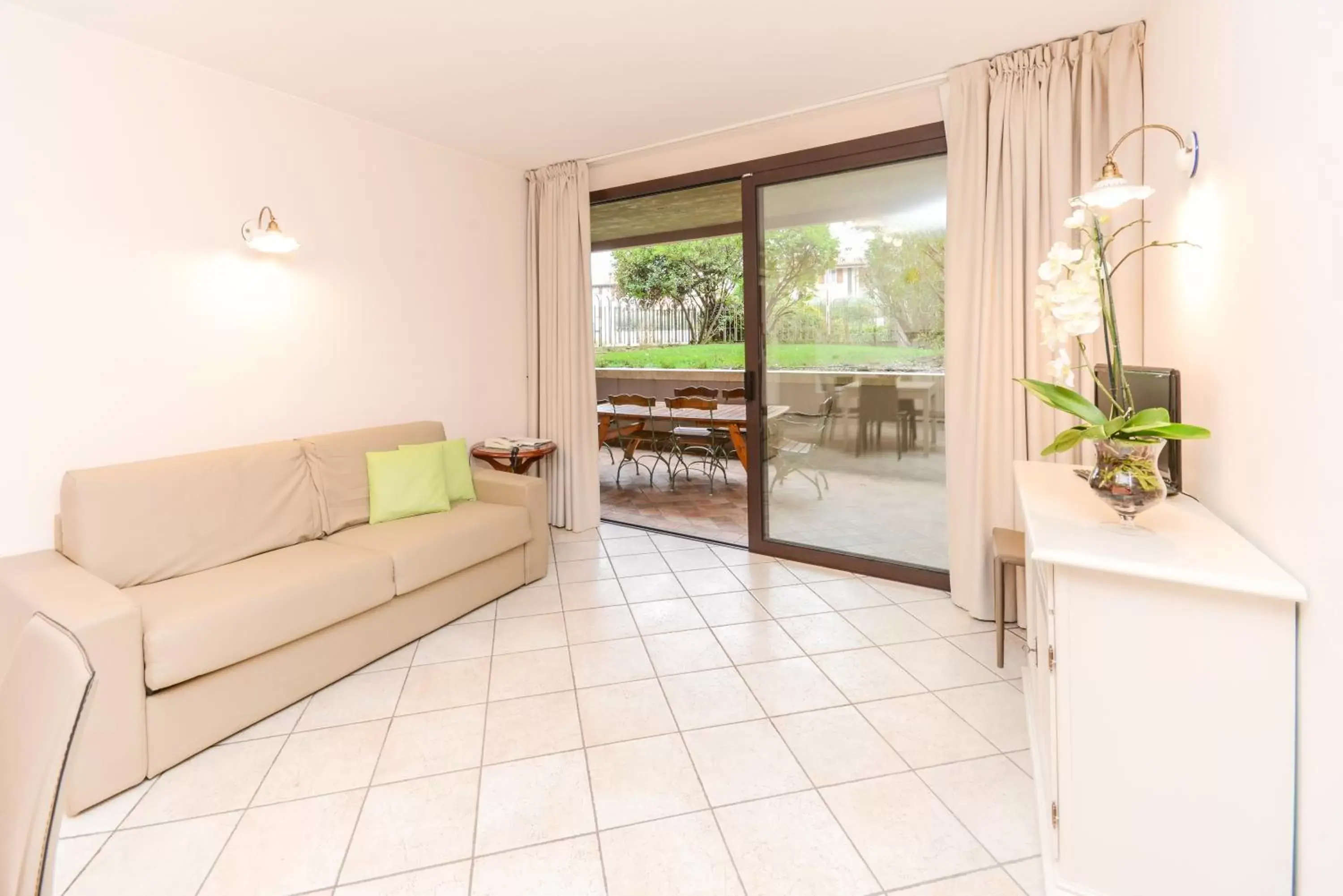 Patio, Seating Area in Il Sogno Apartments