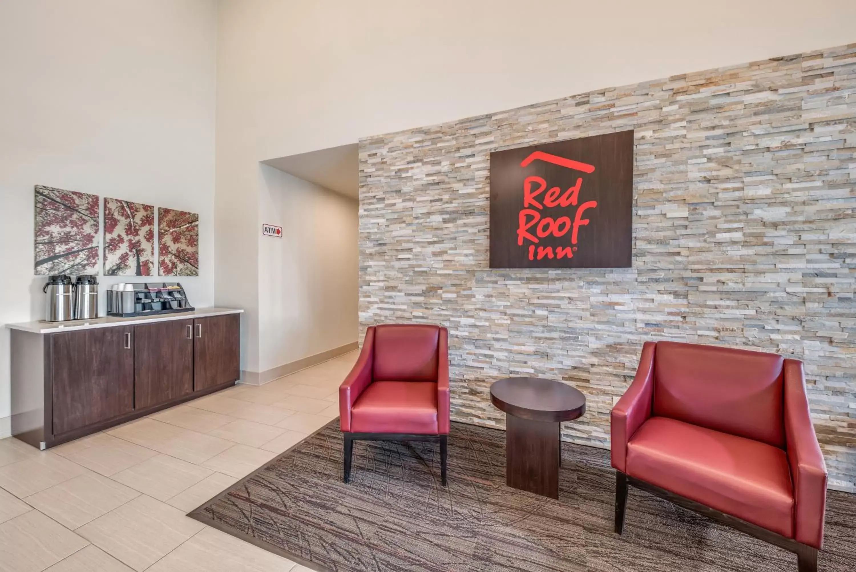 Lobby or reception, Lounge/Bar in Red Roof Inn Lewisville