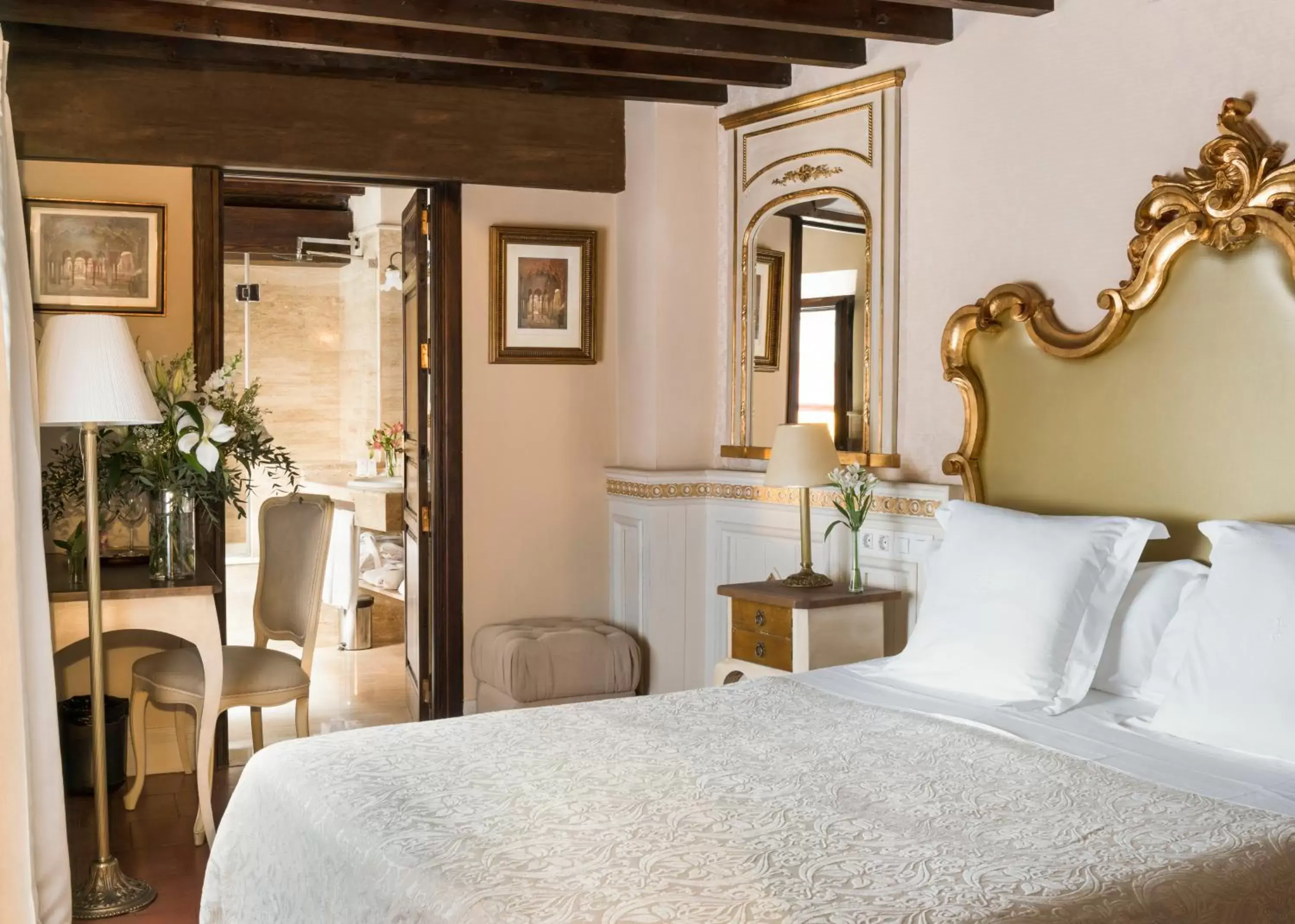 Photo of the whole room, Room Photo in Hotel Casa 1800 Granada