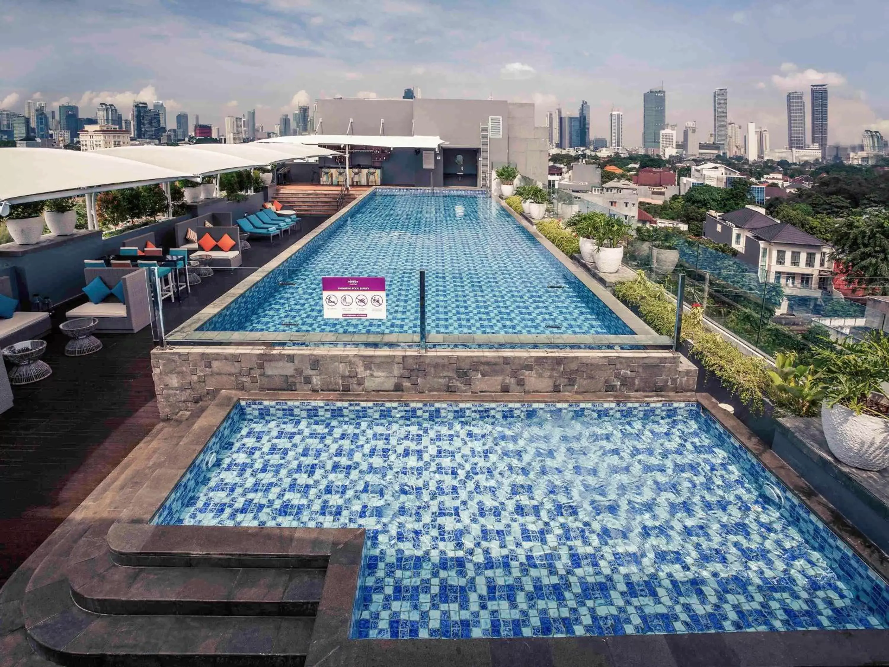 Fitness centre/facilities, Swimming Pool in Mercure Jakarta Cikini