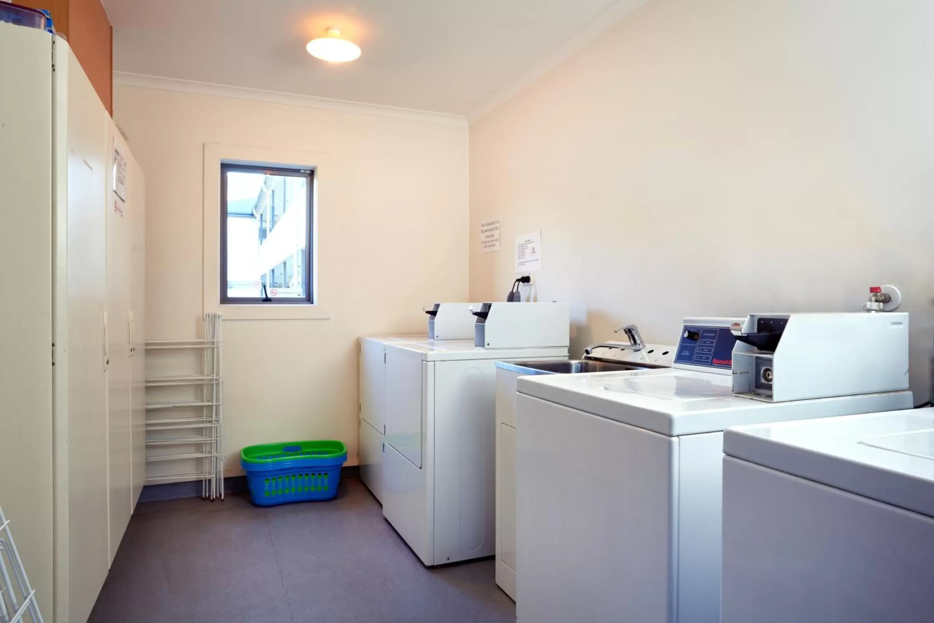 Area and facilities, Kitchen/Kitchenette in Saxton Lodge Motel