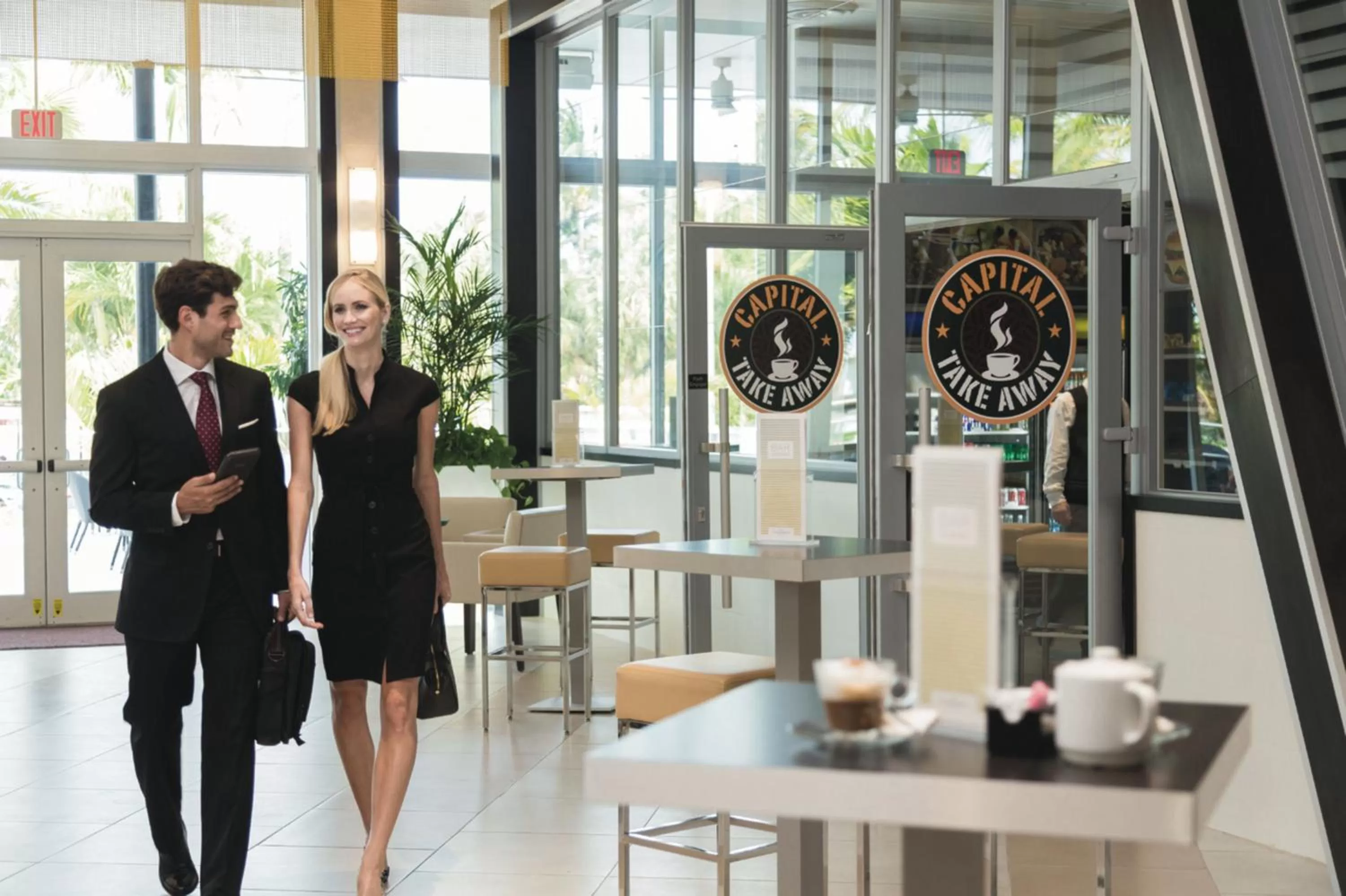 Lounge or bar in Riu Plaza Miami Beach