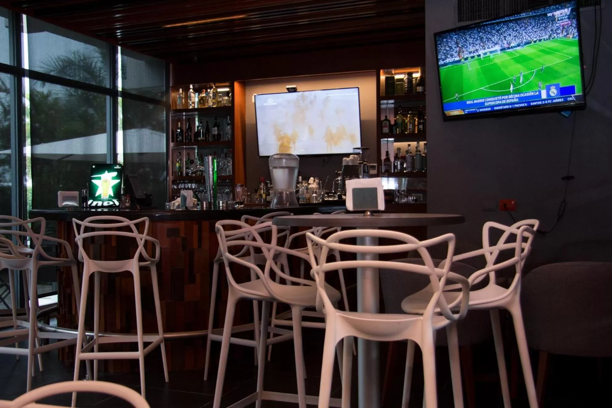 Lounge or bar in Mesón de la Luna Hotel & Spa