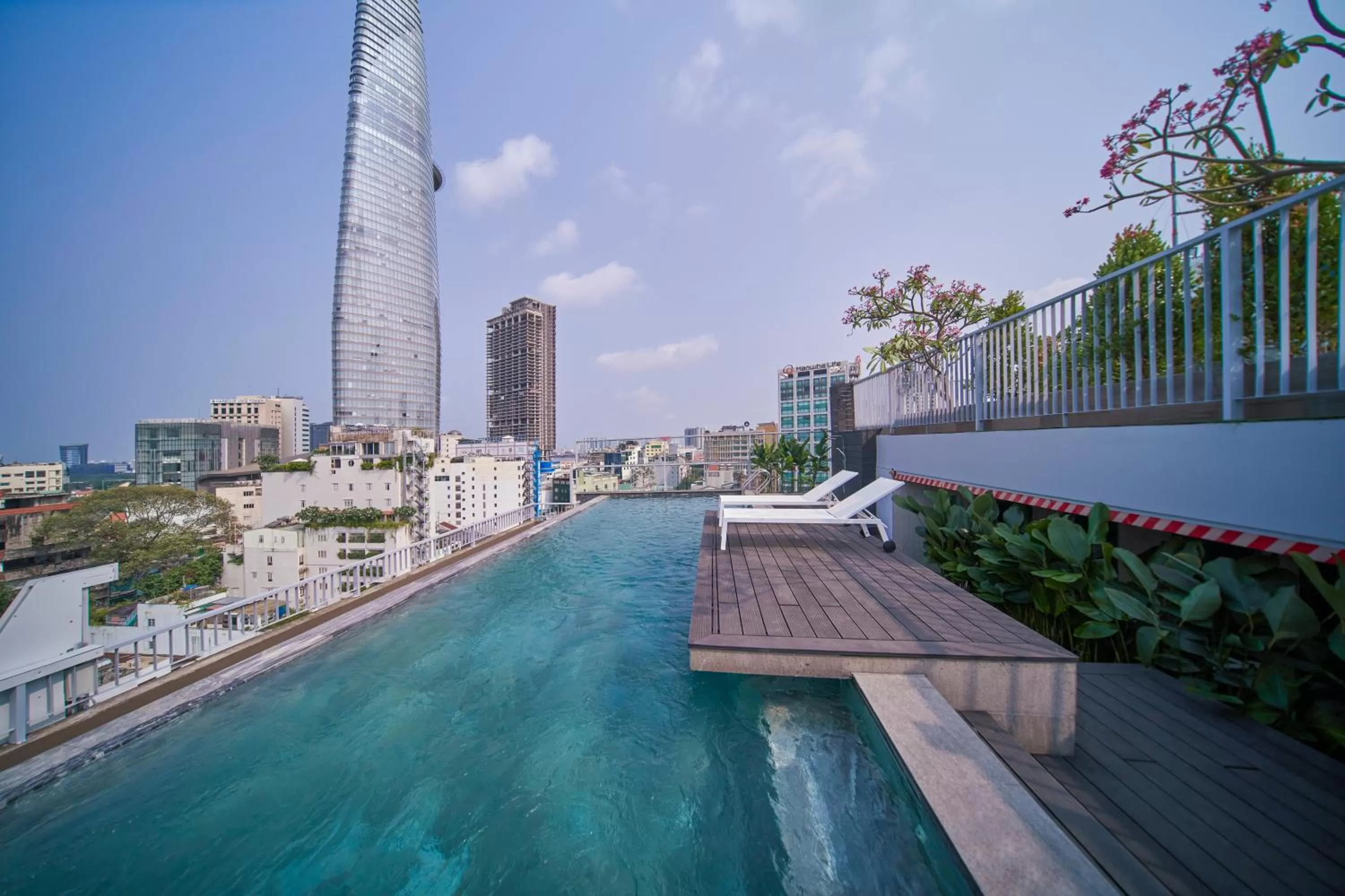 Day in M Village Hotel Tôn Thất Đạm