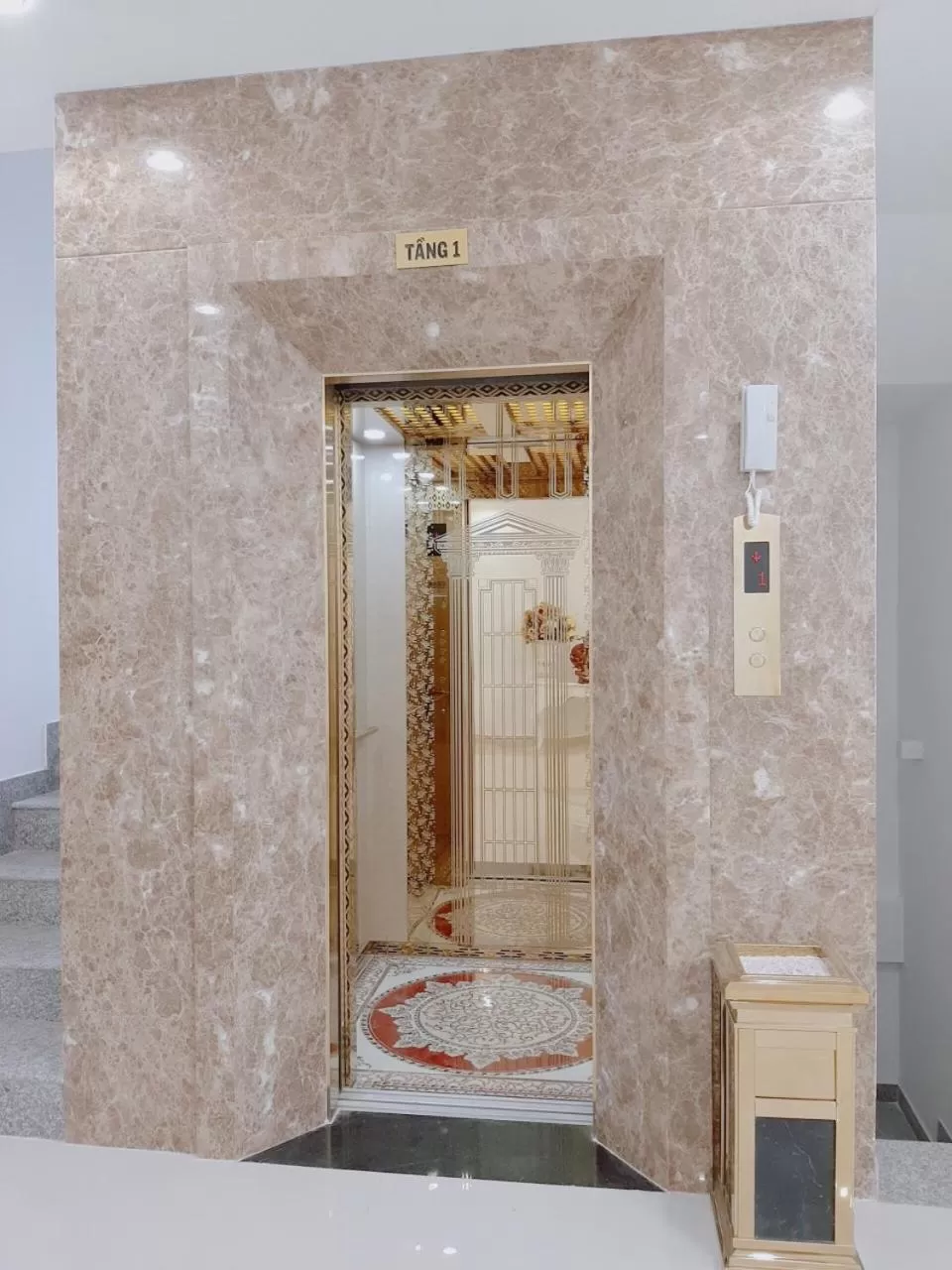 Property building in Minh Manh Hotel 2