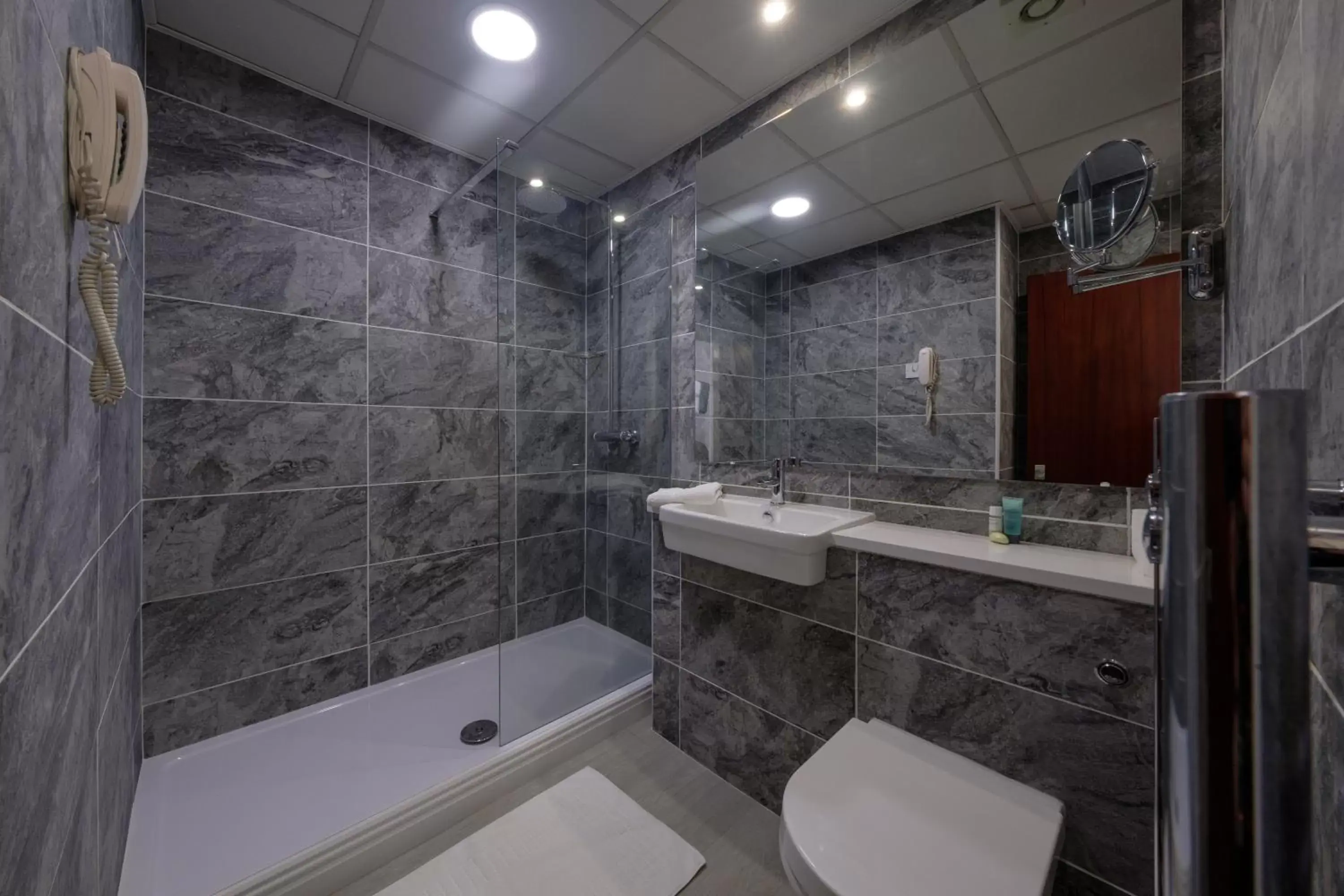 Bathroom in The Diplomat Hotel Restaurant & Spa