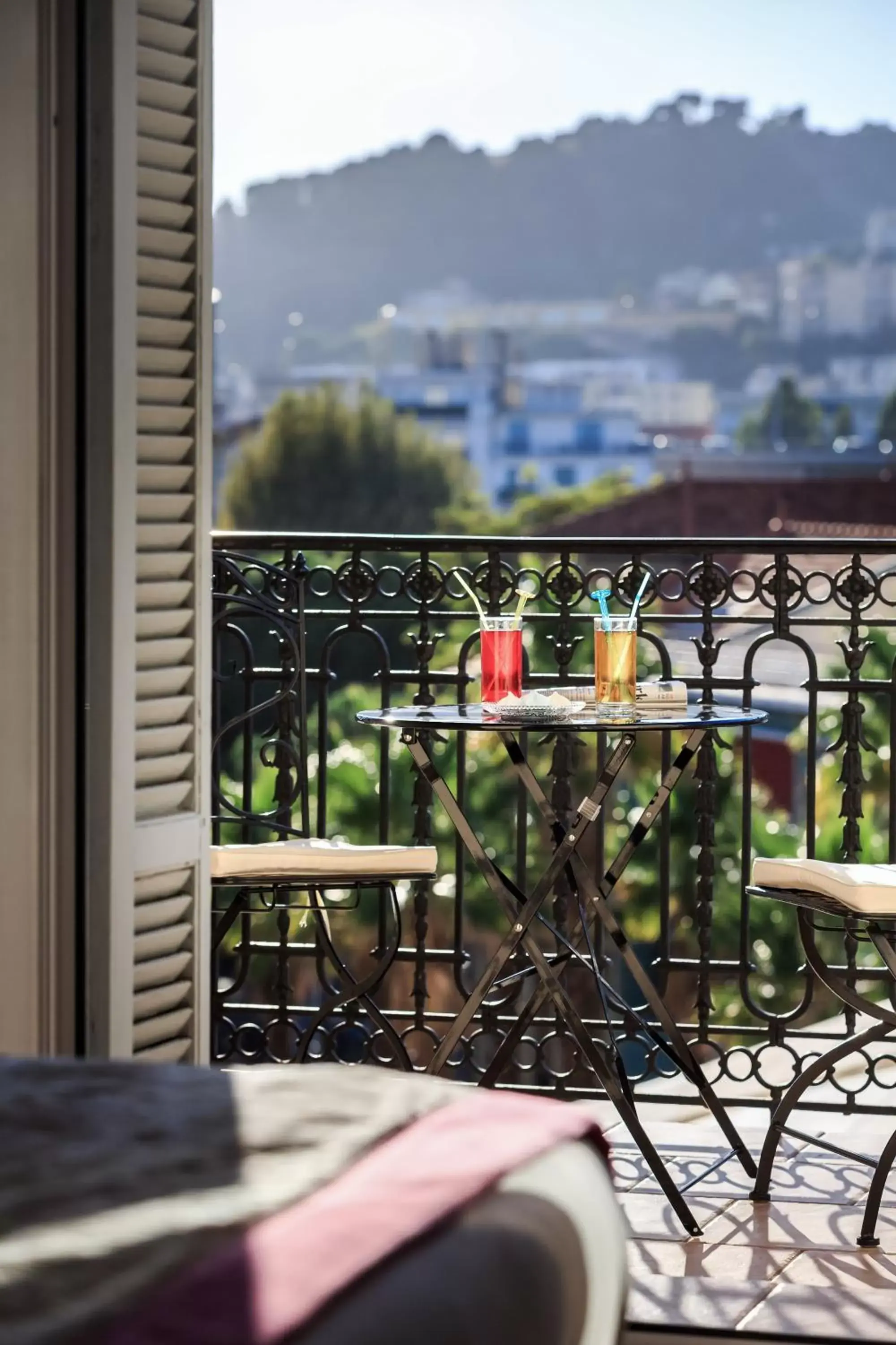 Balcony/Terrace in Villa Otero by Happyculture