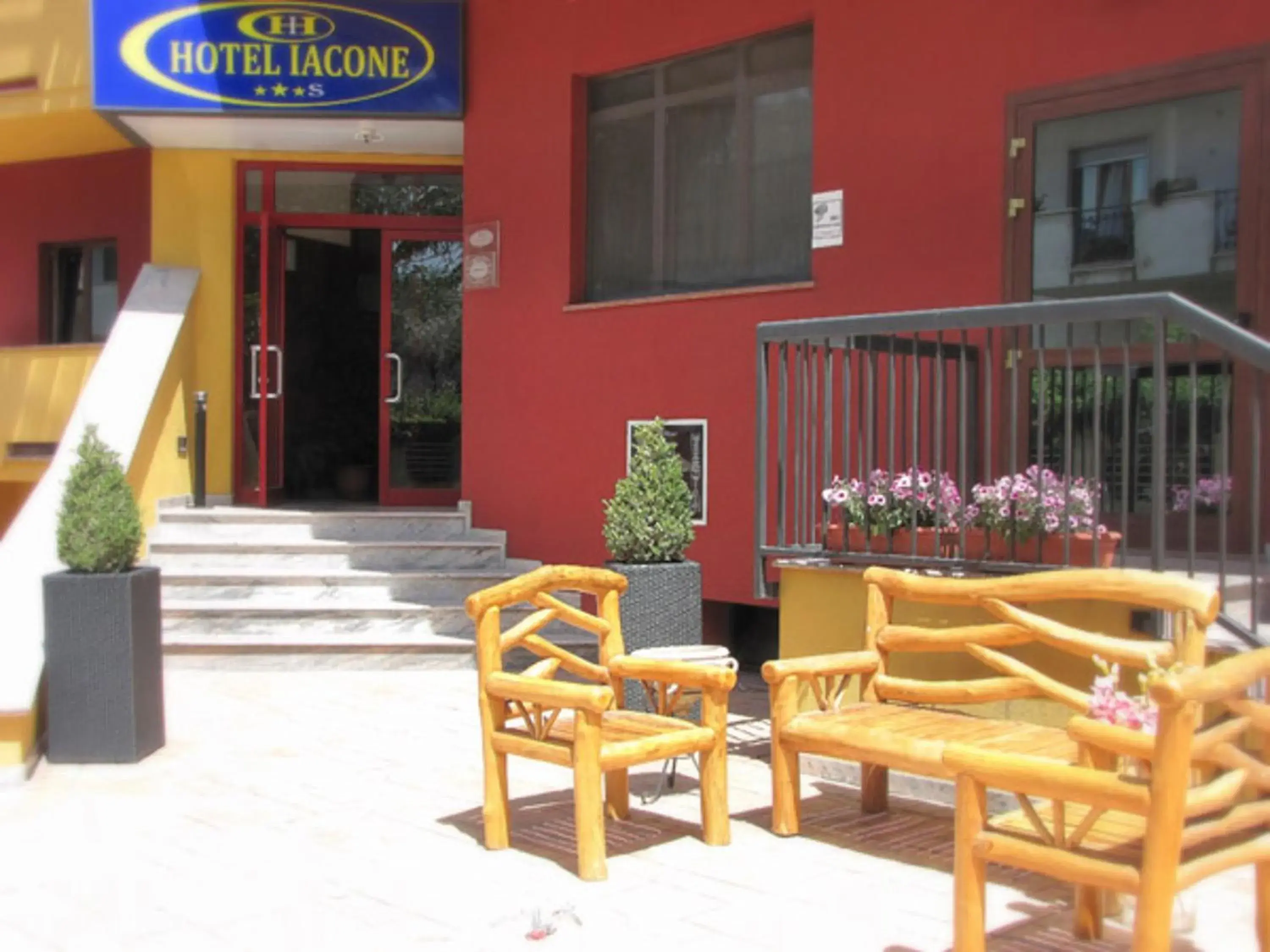 Facade/entrance in Hotel Iacone