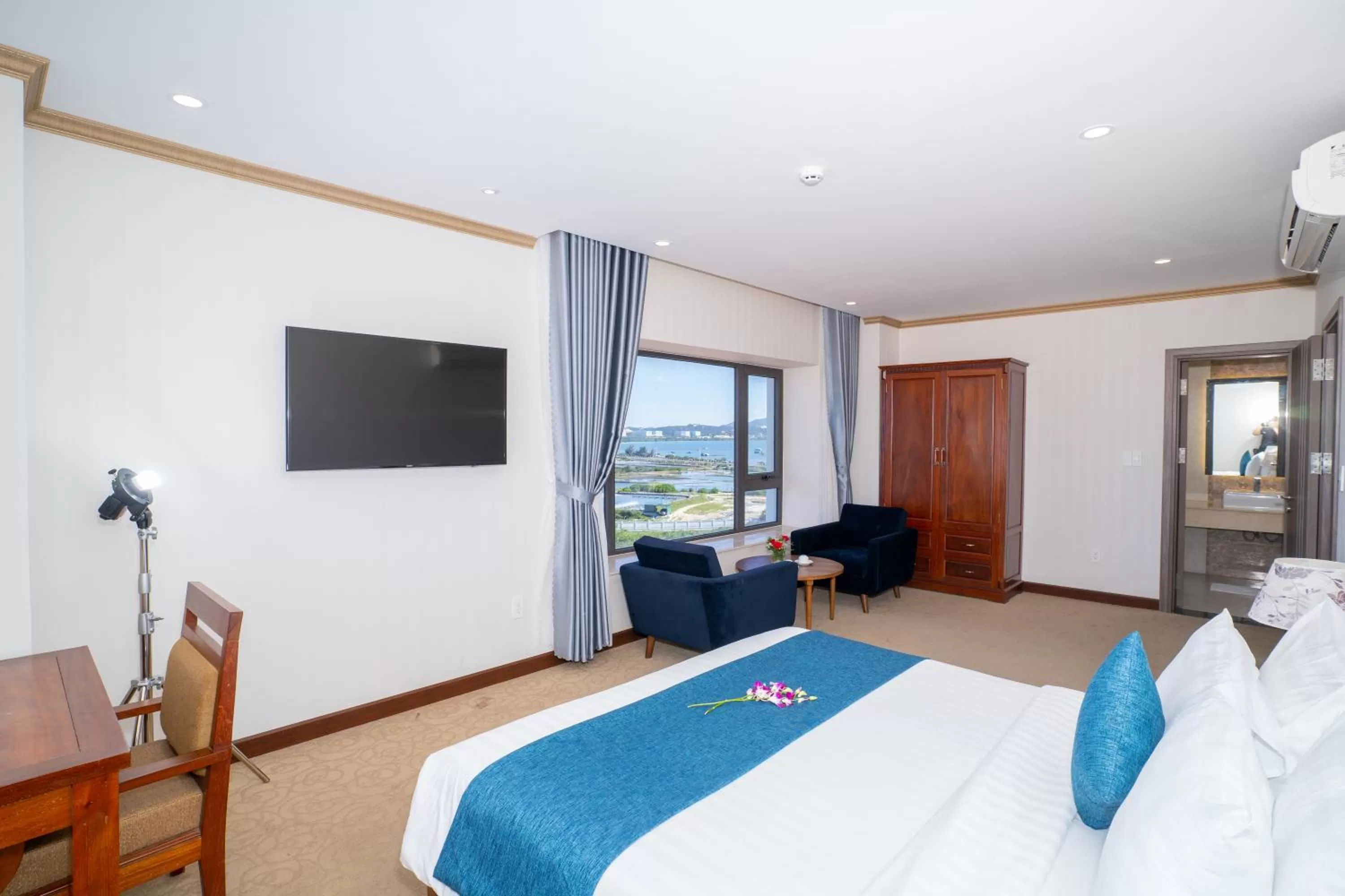 Coffee/tea facilities, Bed in Navy Hotel Cam Ranh