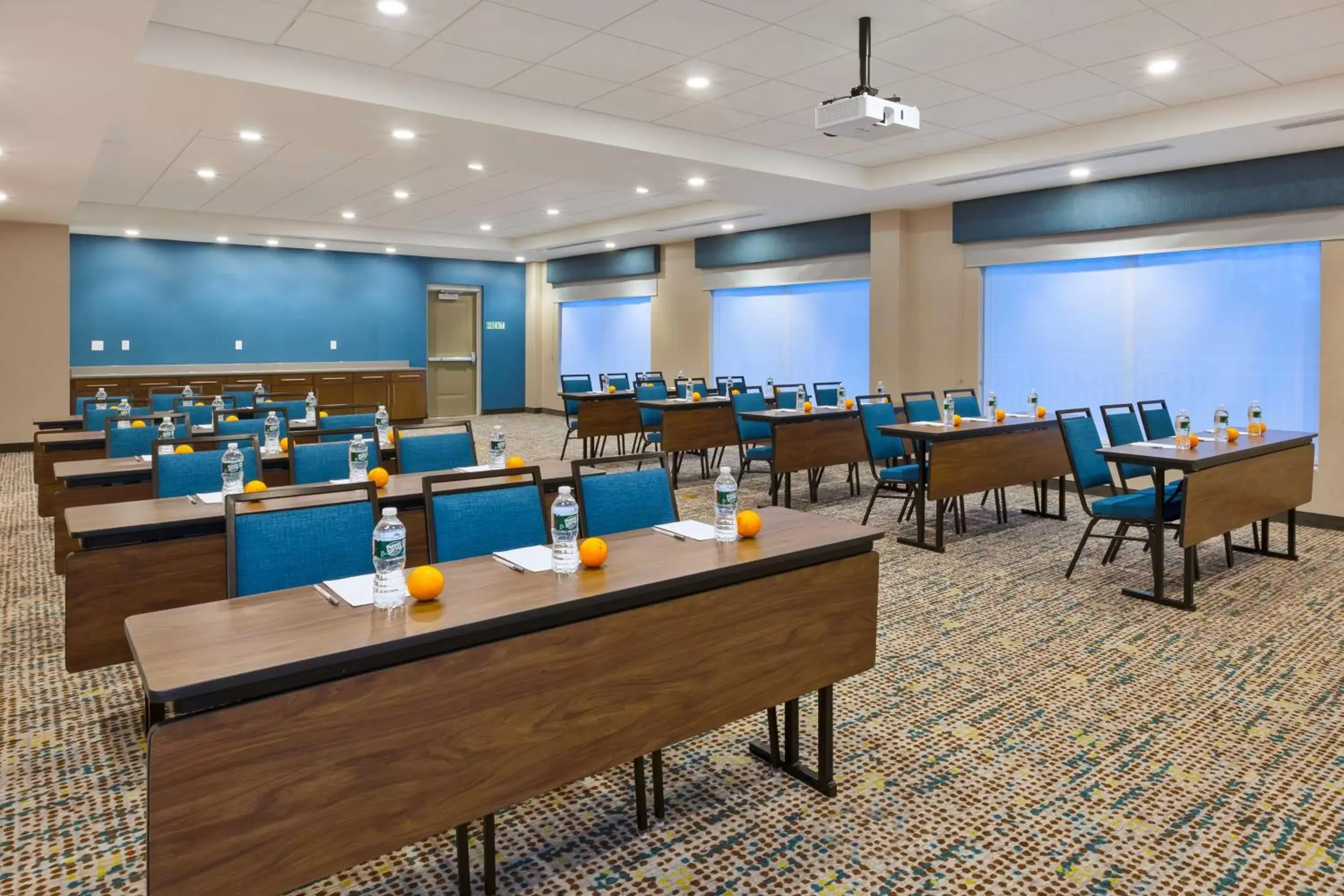 Meeting/conference room in Hampton Inn Cape Cod Canal