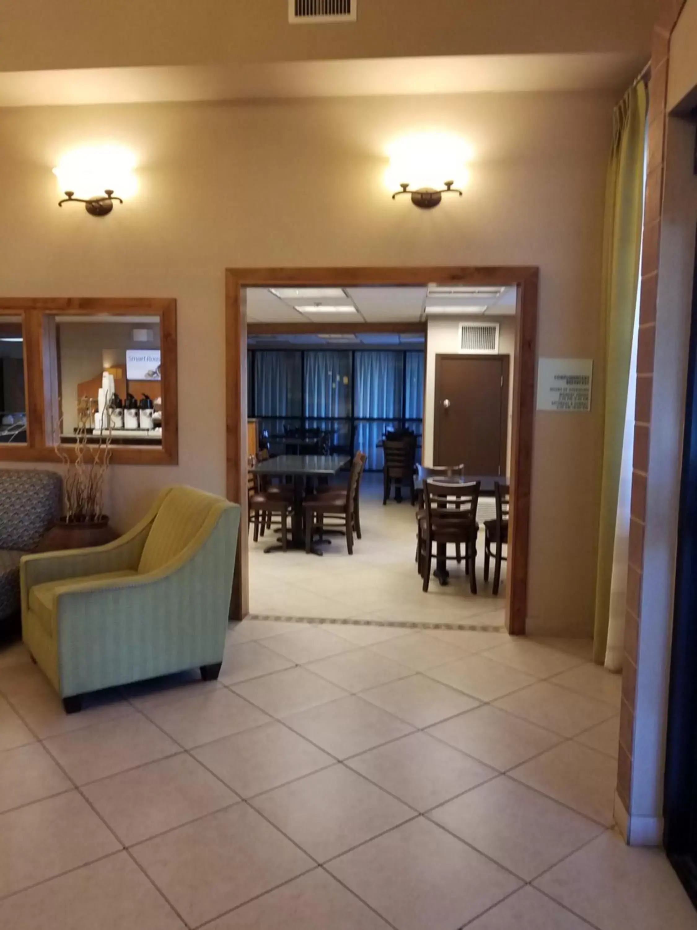 Lobby or reception in Holiday Inn Express Tucson-Airport, an IHG Hotel