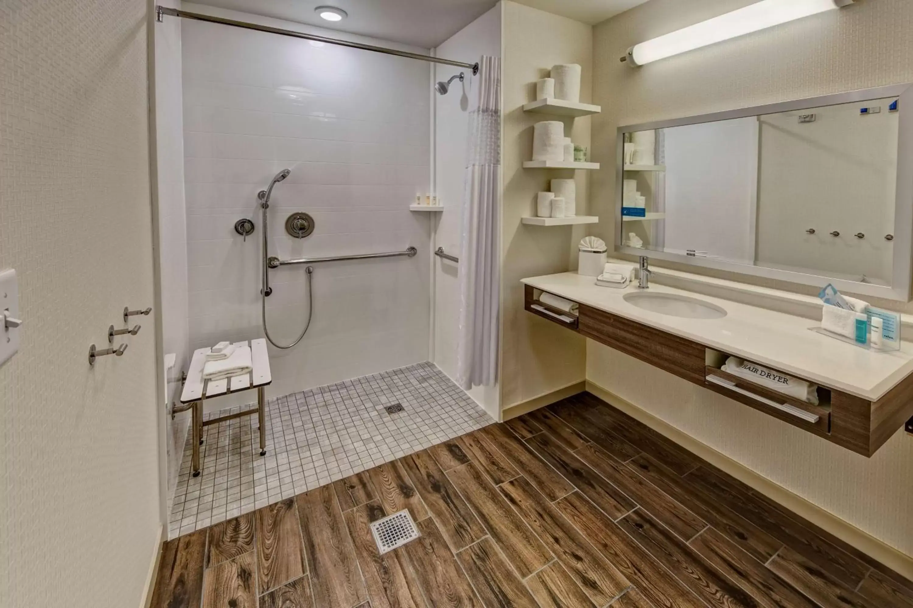 Bathroom in Hampton Inn & Suites By Hilton Nashville Hendersonville Tn