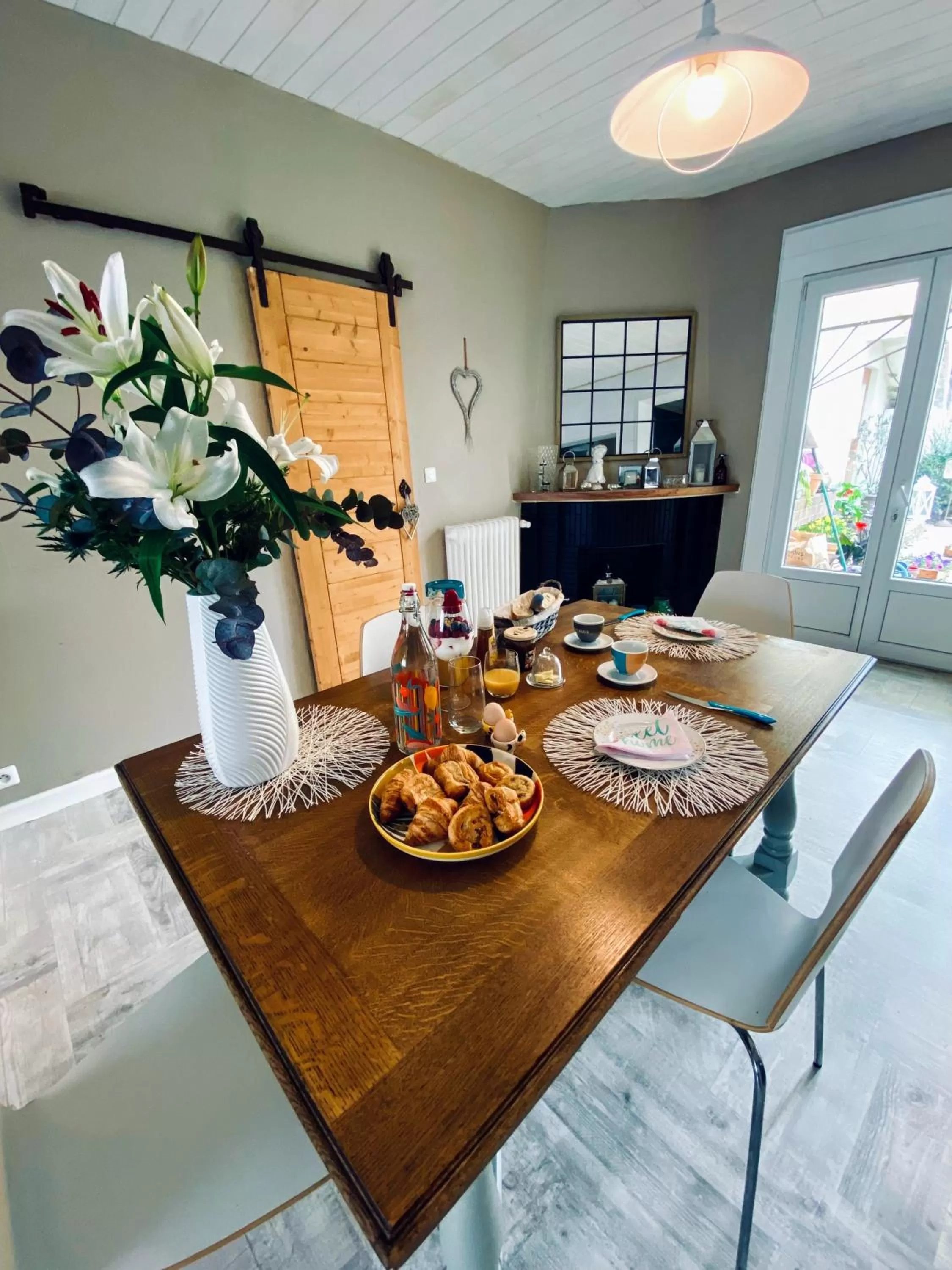 Dining Area in Serendipity Eymet B&B