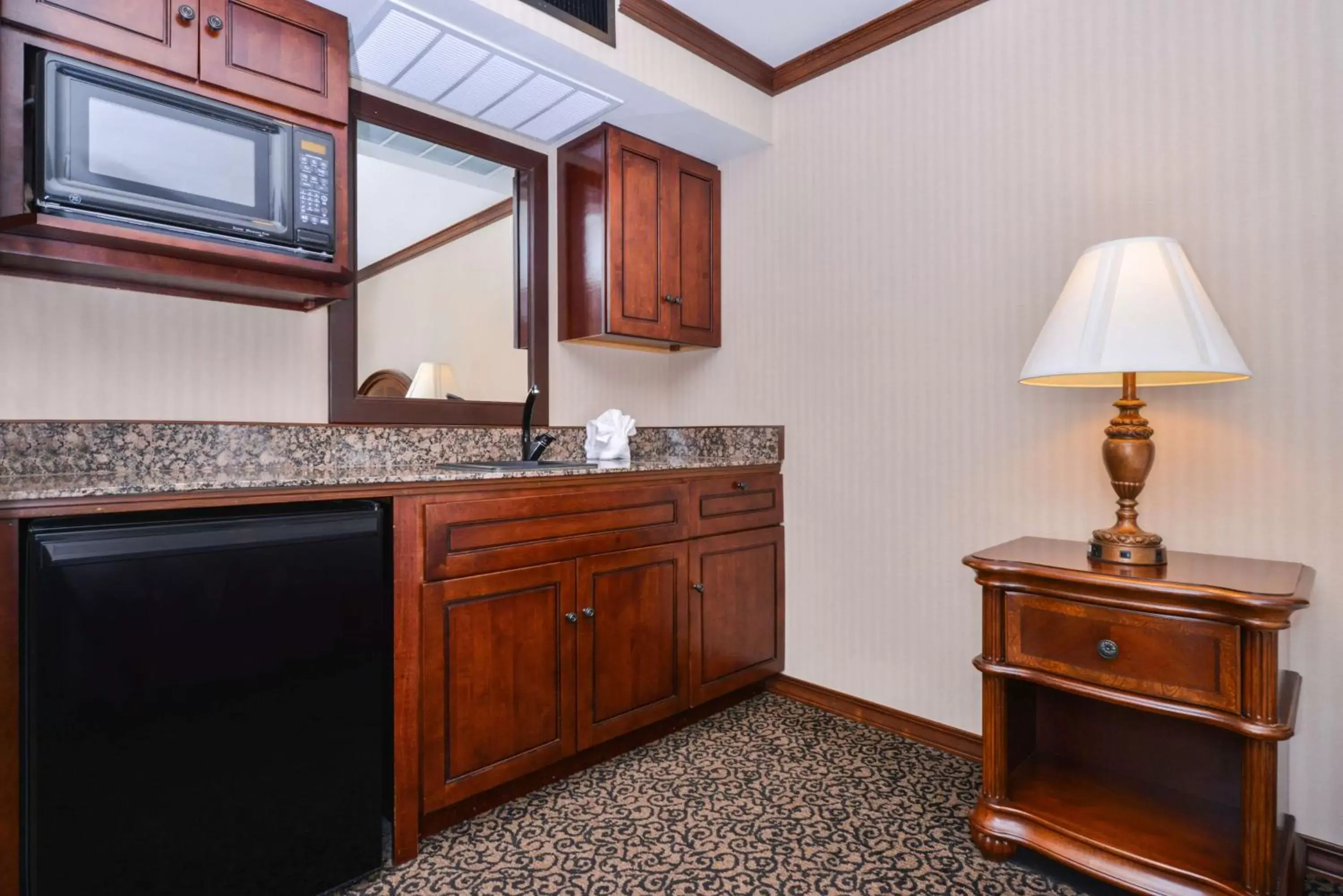 Photo of the whole room, Bathroom in Best Western Edgewater Resort