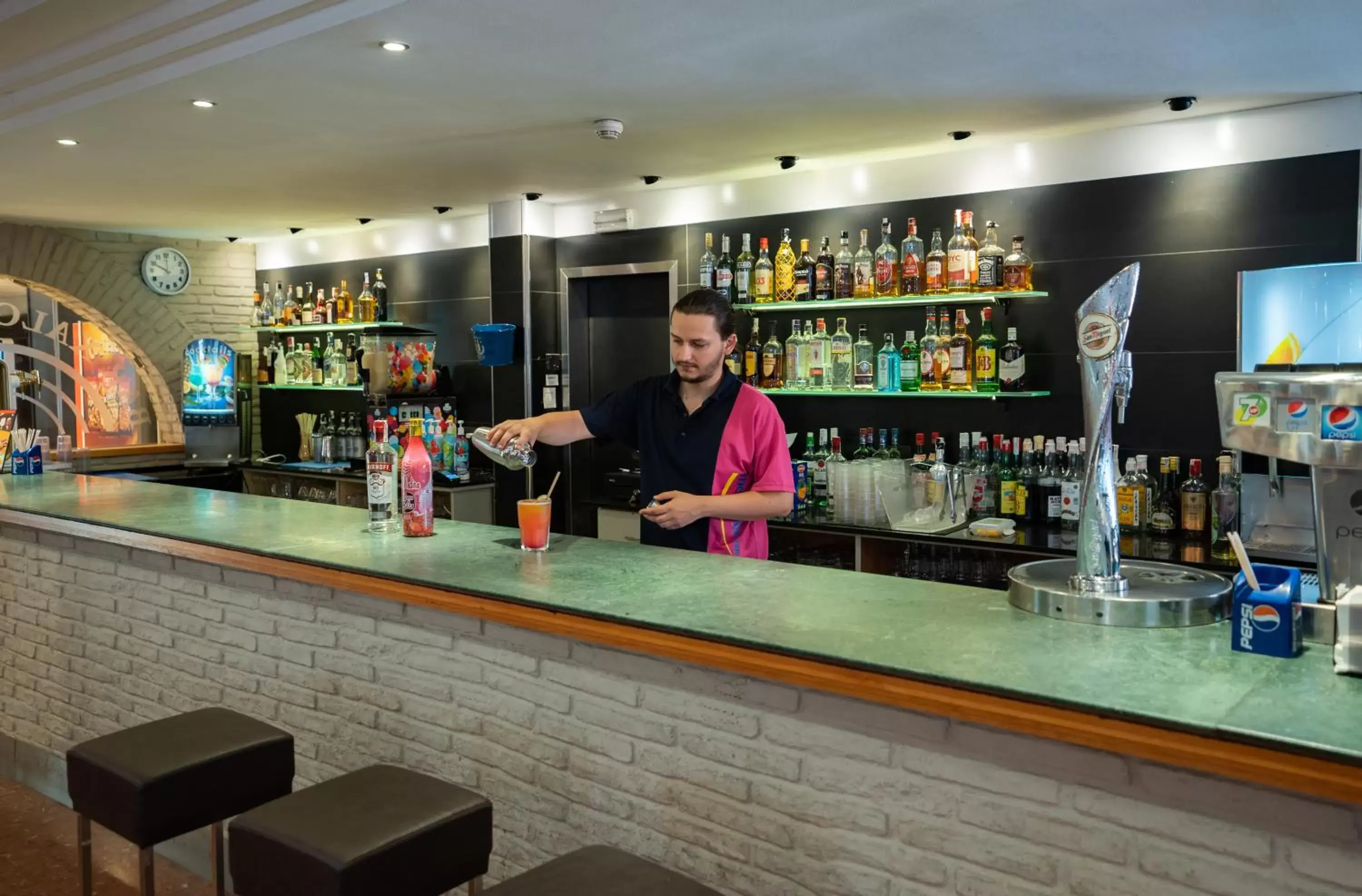 Lounge or bar, Lounge/Bar in Medplaya Hotel Santa Monica