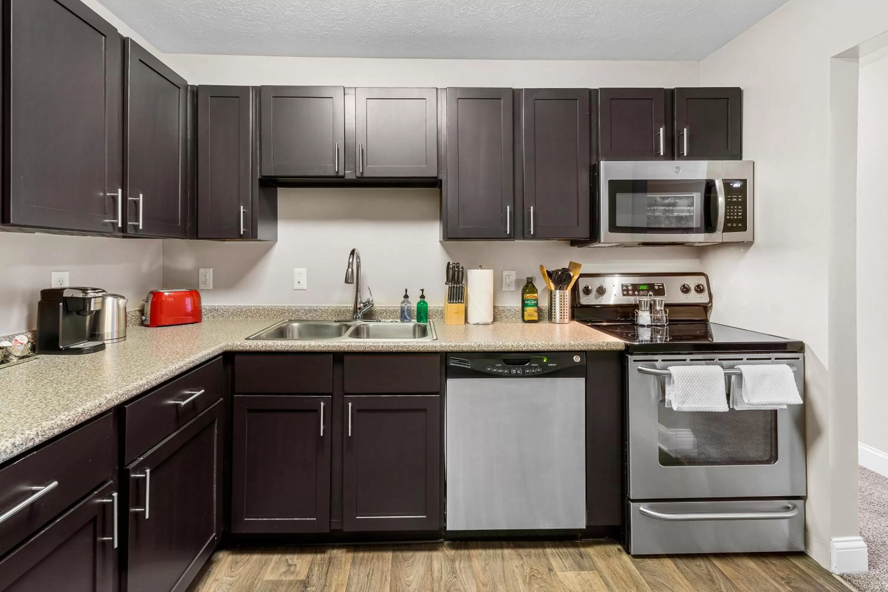 Kitchen or kitchenette, Kitchen/Kitchenette in Kasa Downtown South Bend