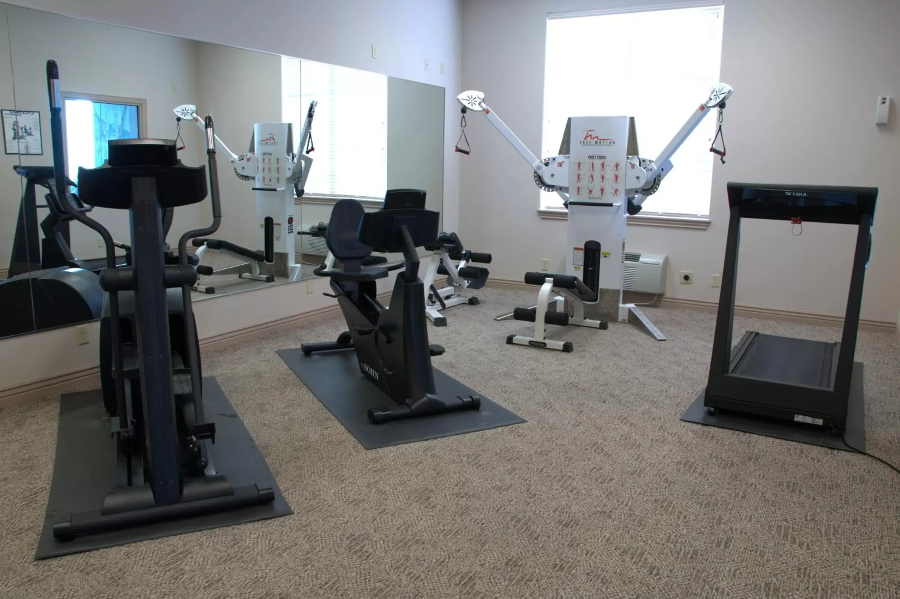 Fitness centre/facilities, Fitness Center/Facilities in Le Ritz Hotel and Suites