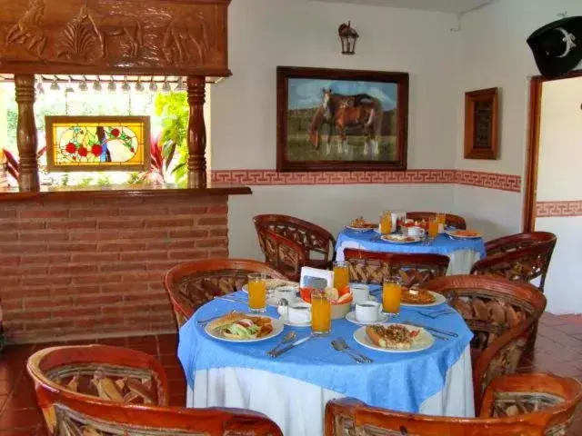 Restaurant/Places to Eat in Canadian Resort Vallarta