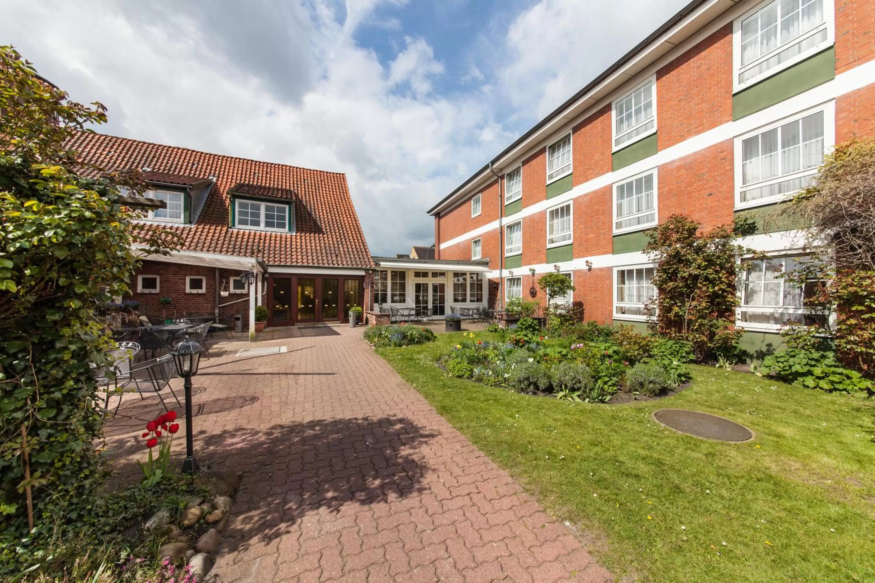 Patio in Hotel Drei Kronen Elmshorn