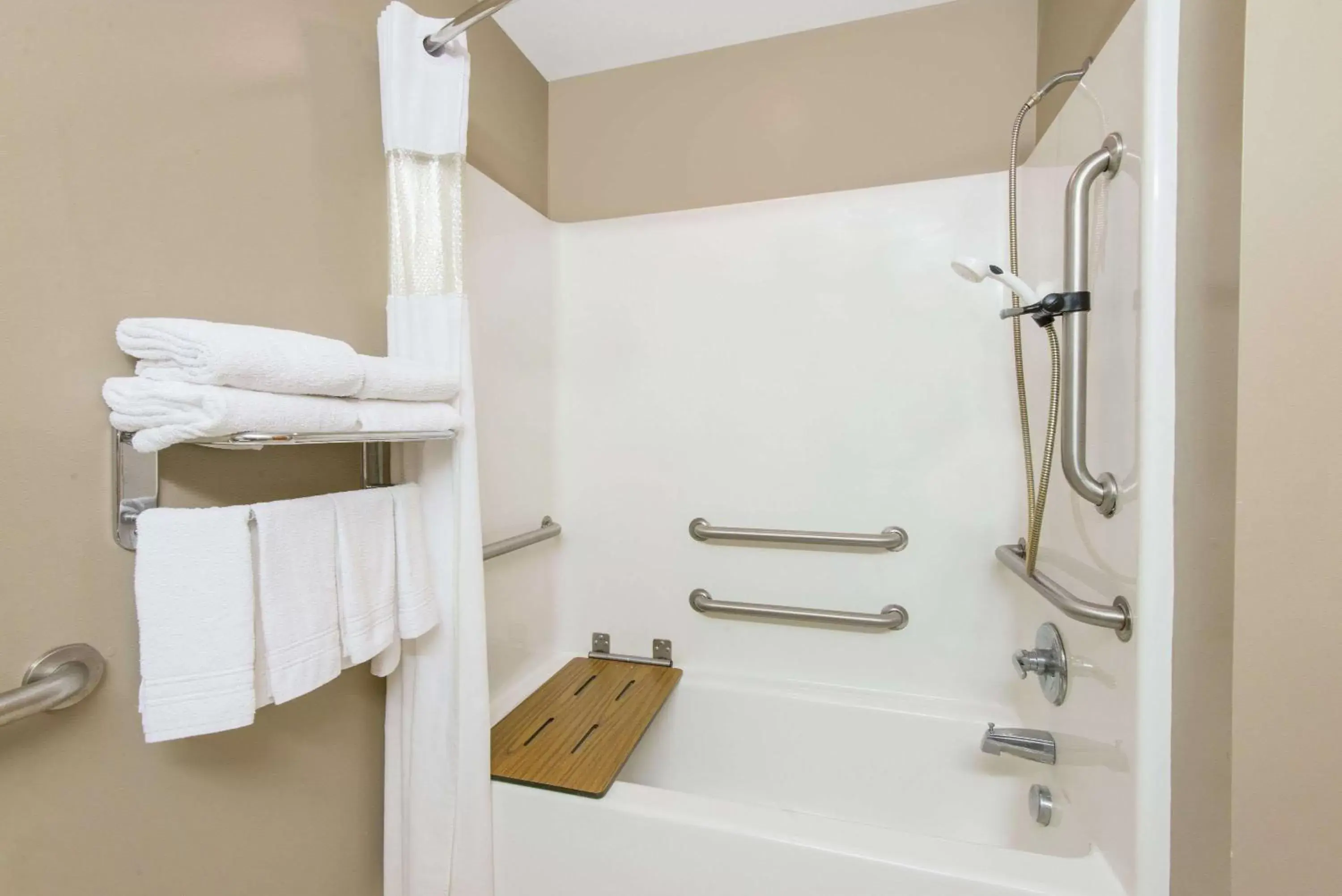 Bathroom in Microtel Inn & Suites by Wyndham Hazelton/Bruceton Mills