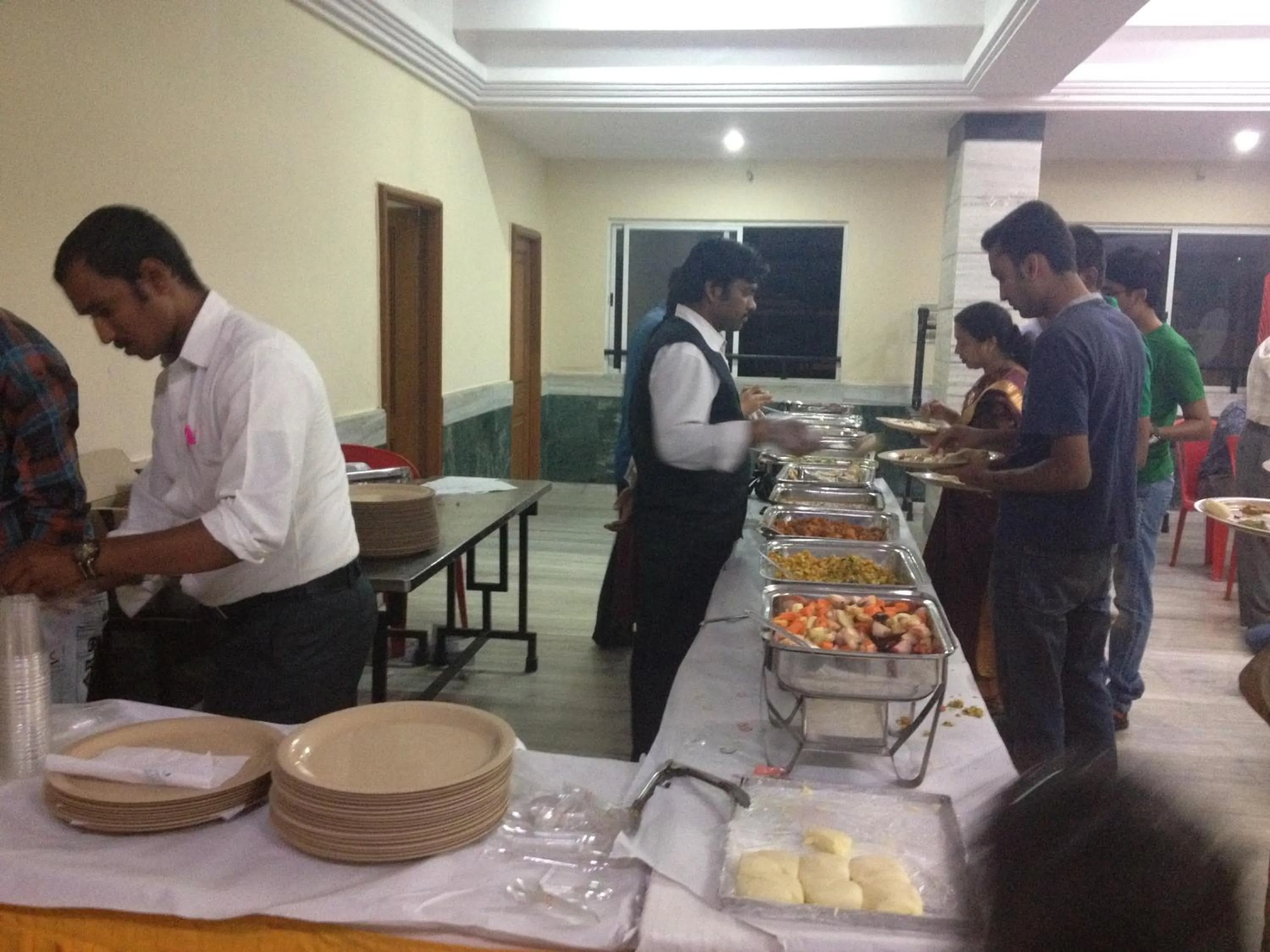 Food and drinks in Suvarna Residency