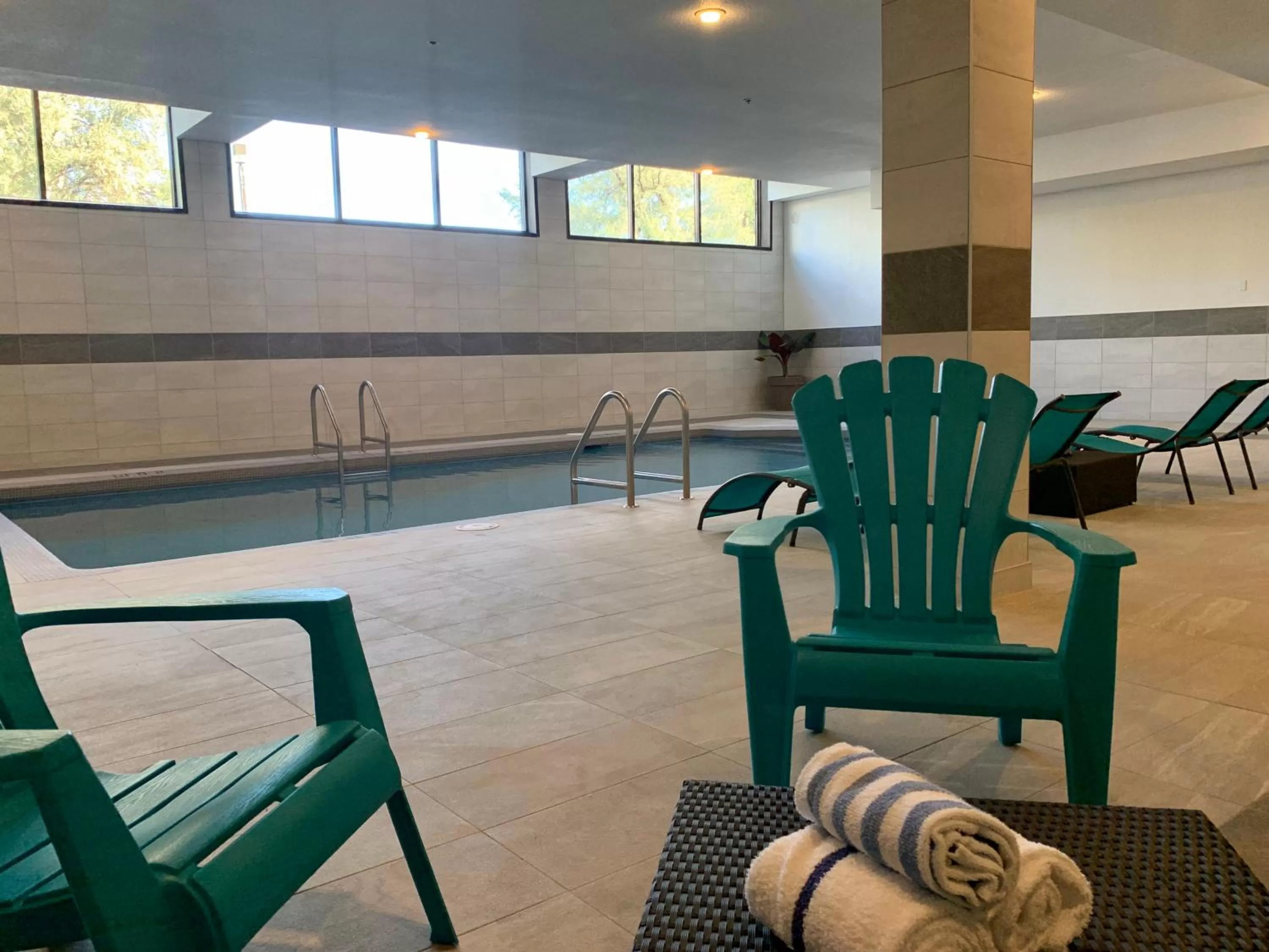 Swimming pool in Hotel Universel Montréal