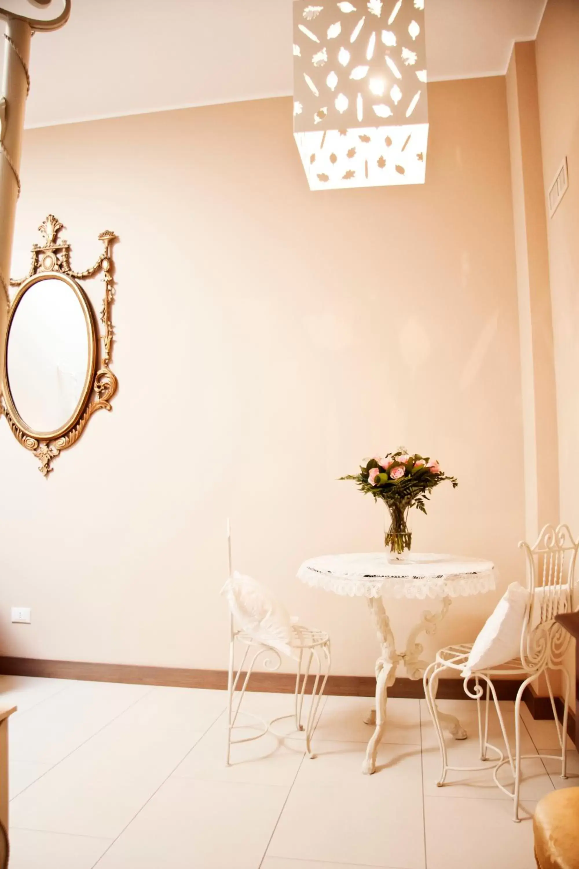 Dining Area in La Castellana Loft Hotel