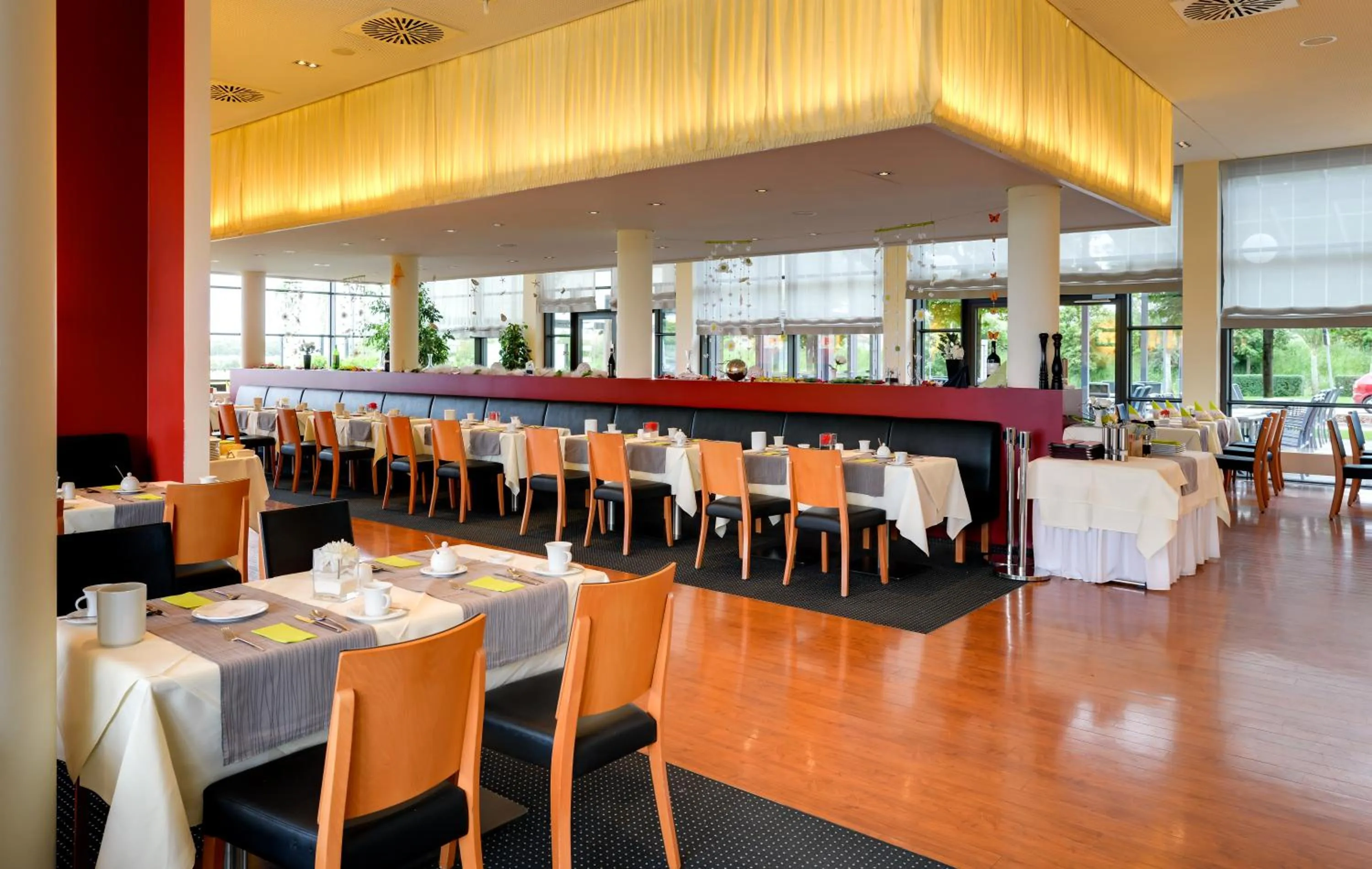 Restaurant/places to eat in Novina Hotel Herzogenaurach Herzo-Base