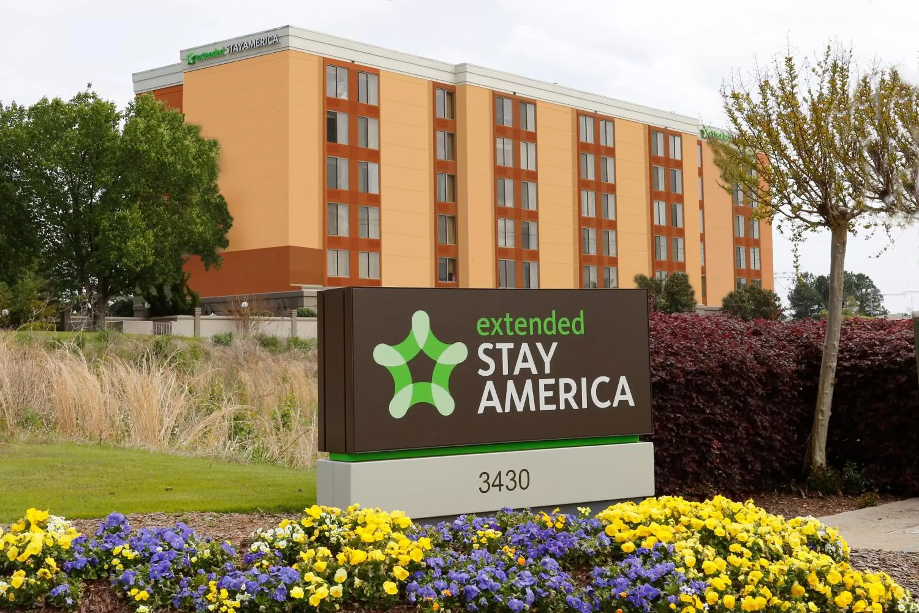 Property building in Extended Stay America Suites - Atlanta - Gwinnett Place
