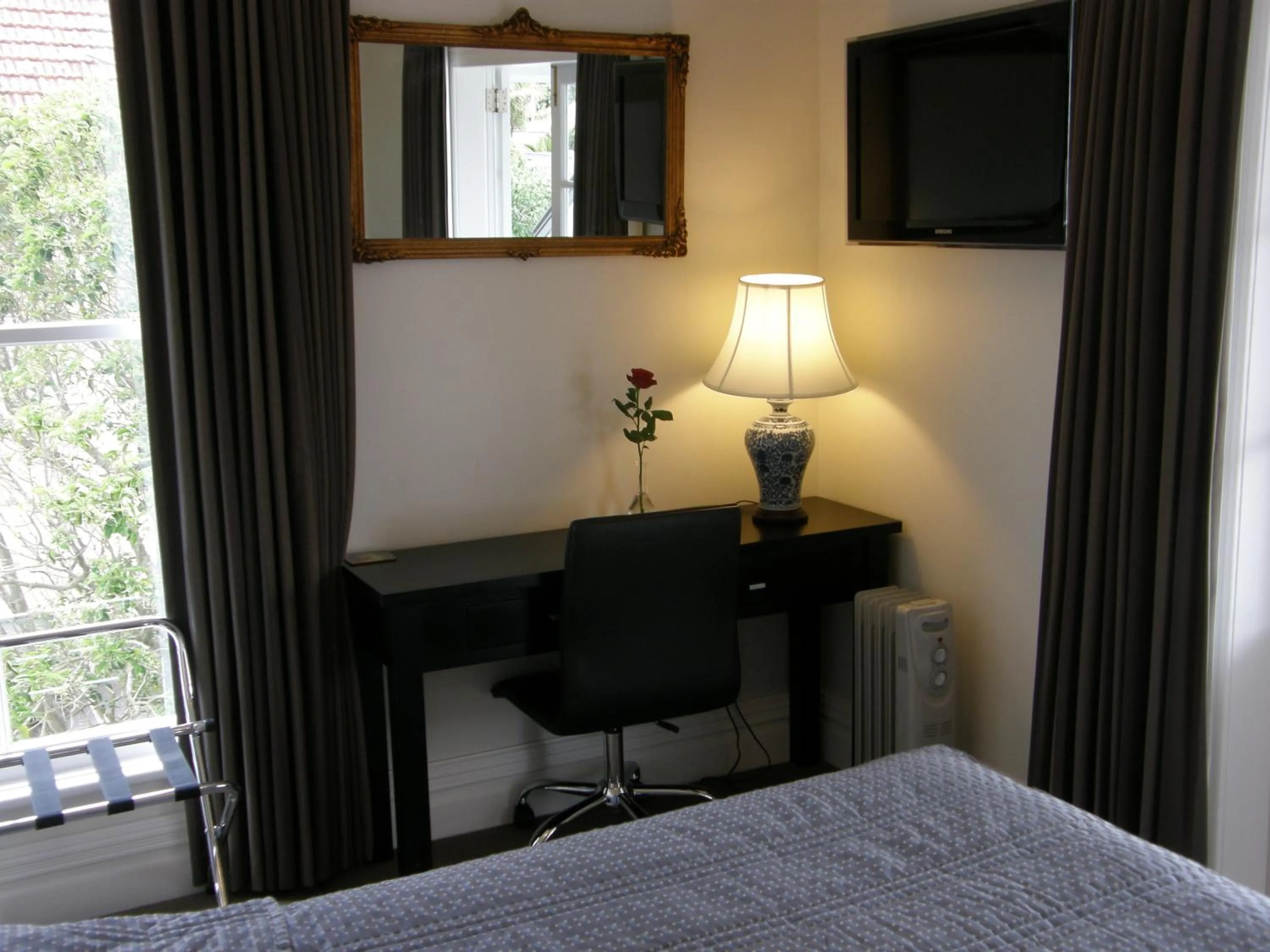 Decorative detail, Bed in Ponsonby Manor