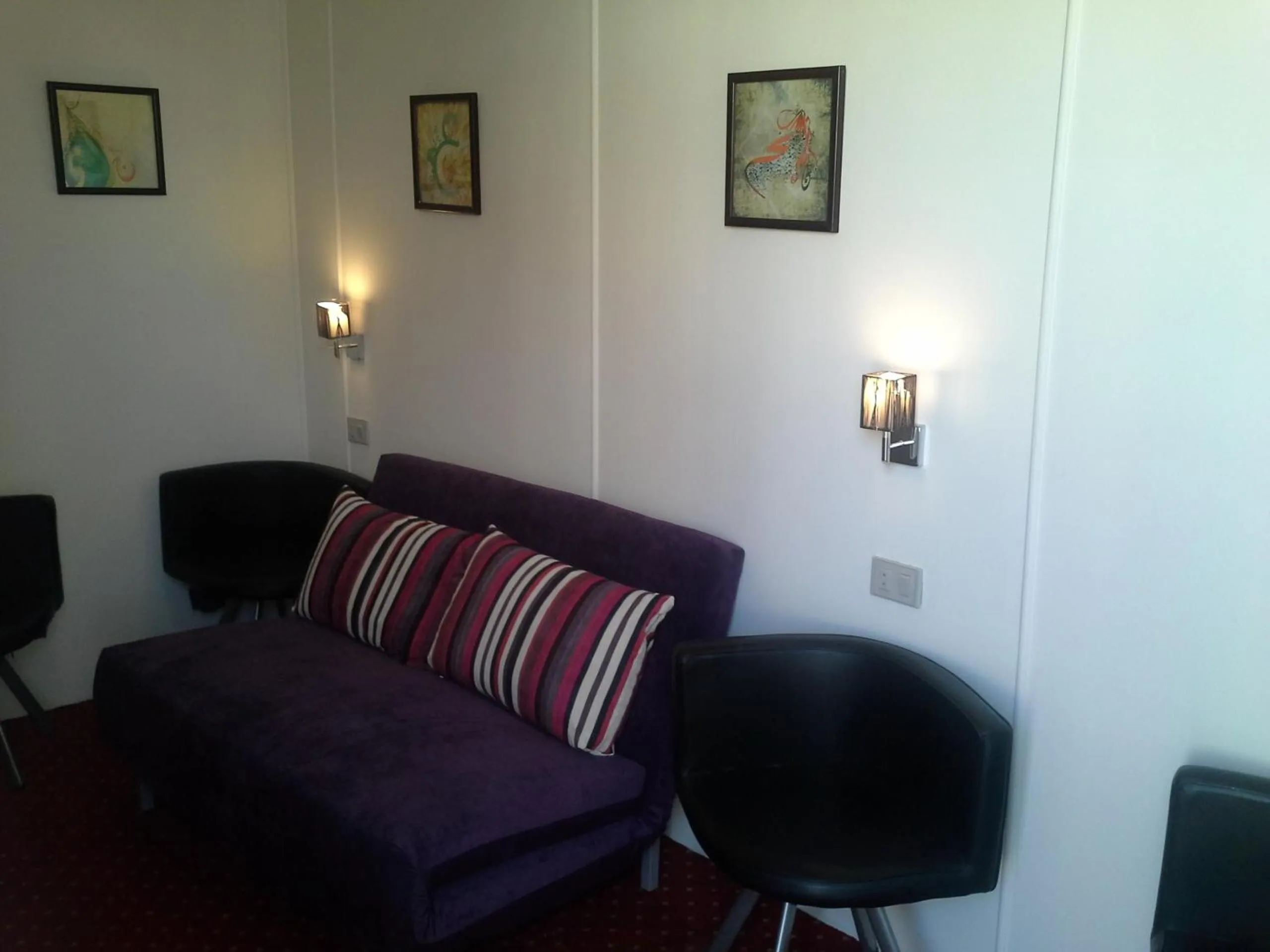 Seating area in Alexander The Great Hotel