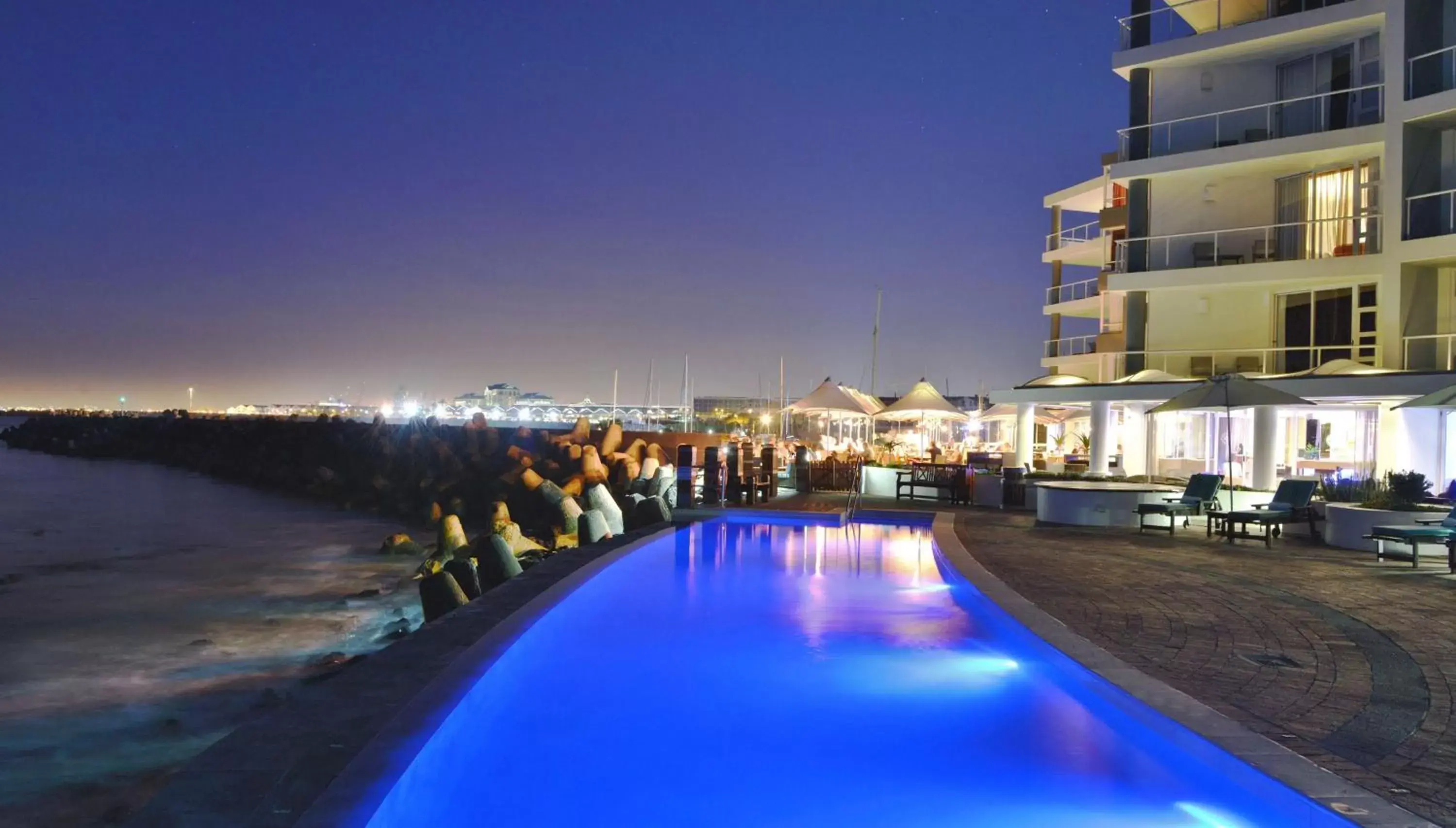 Pool view, Swimming Pool in Radisson Blu Hotel Waterfront, Cape Town