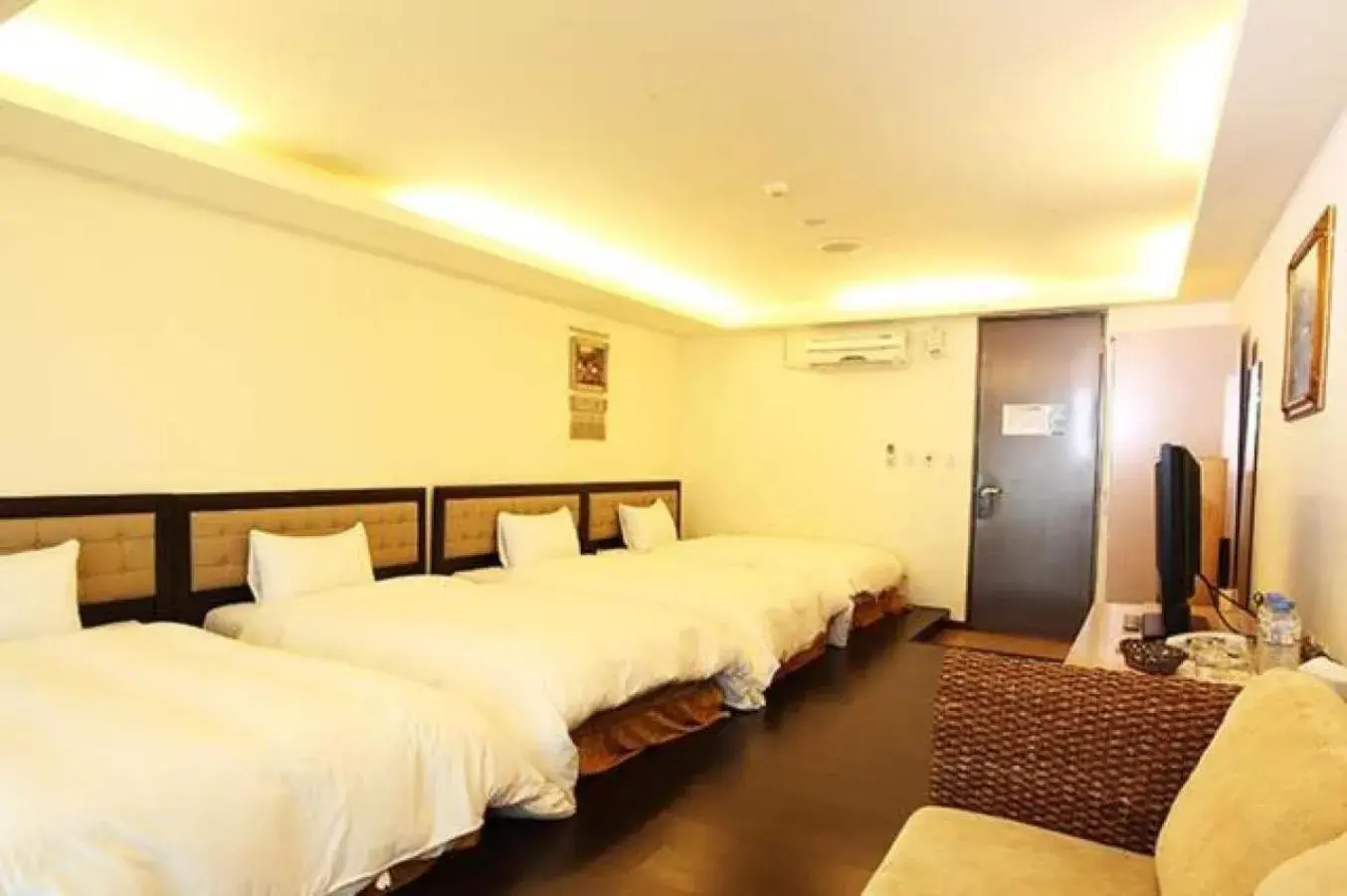 Bed in Hot Spring World Hotel