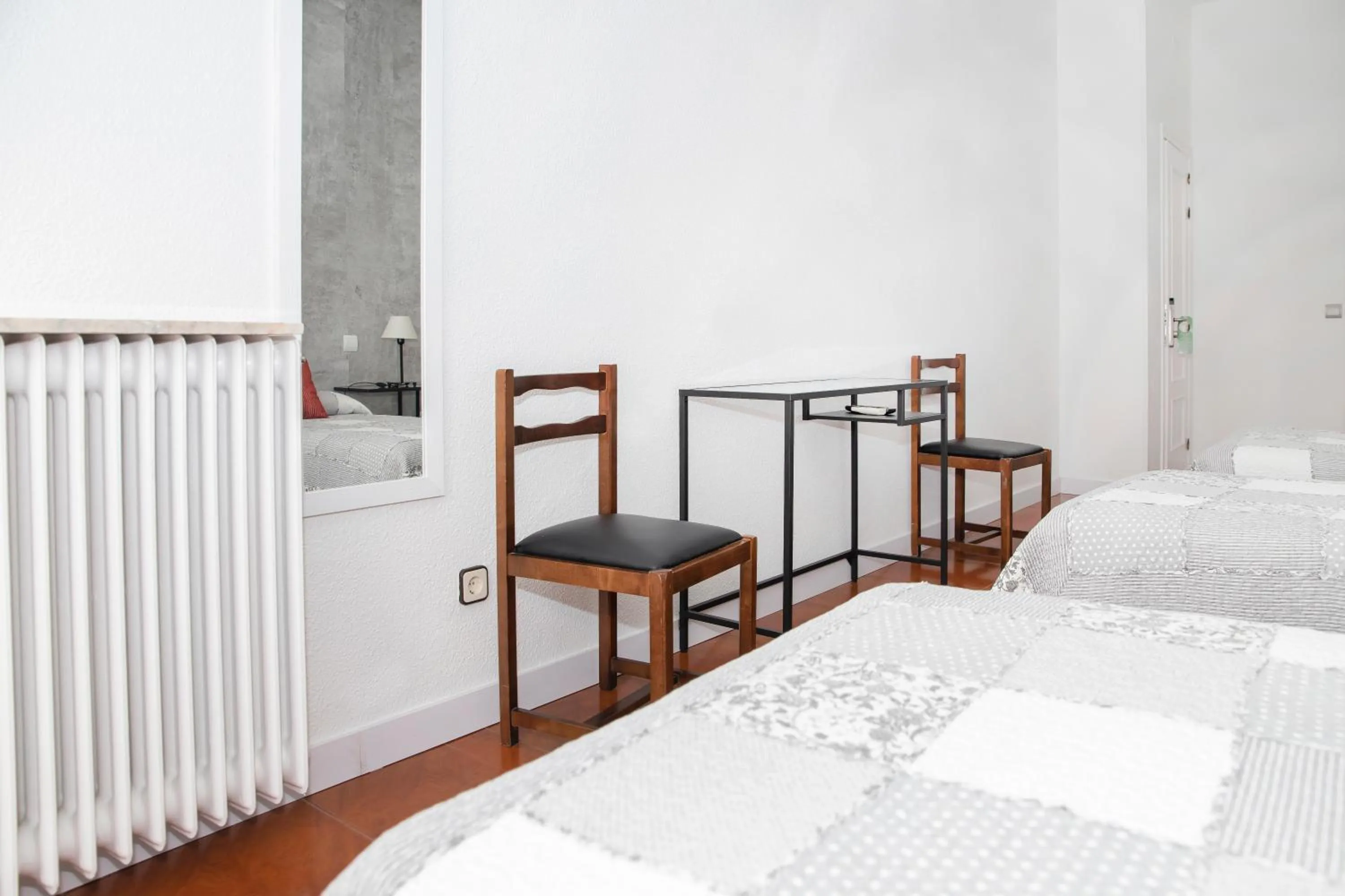 Photo of the whole room, Bed in Hostal Tokio